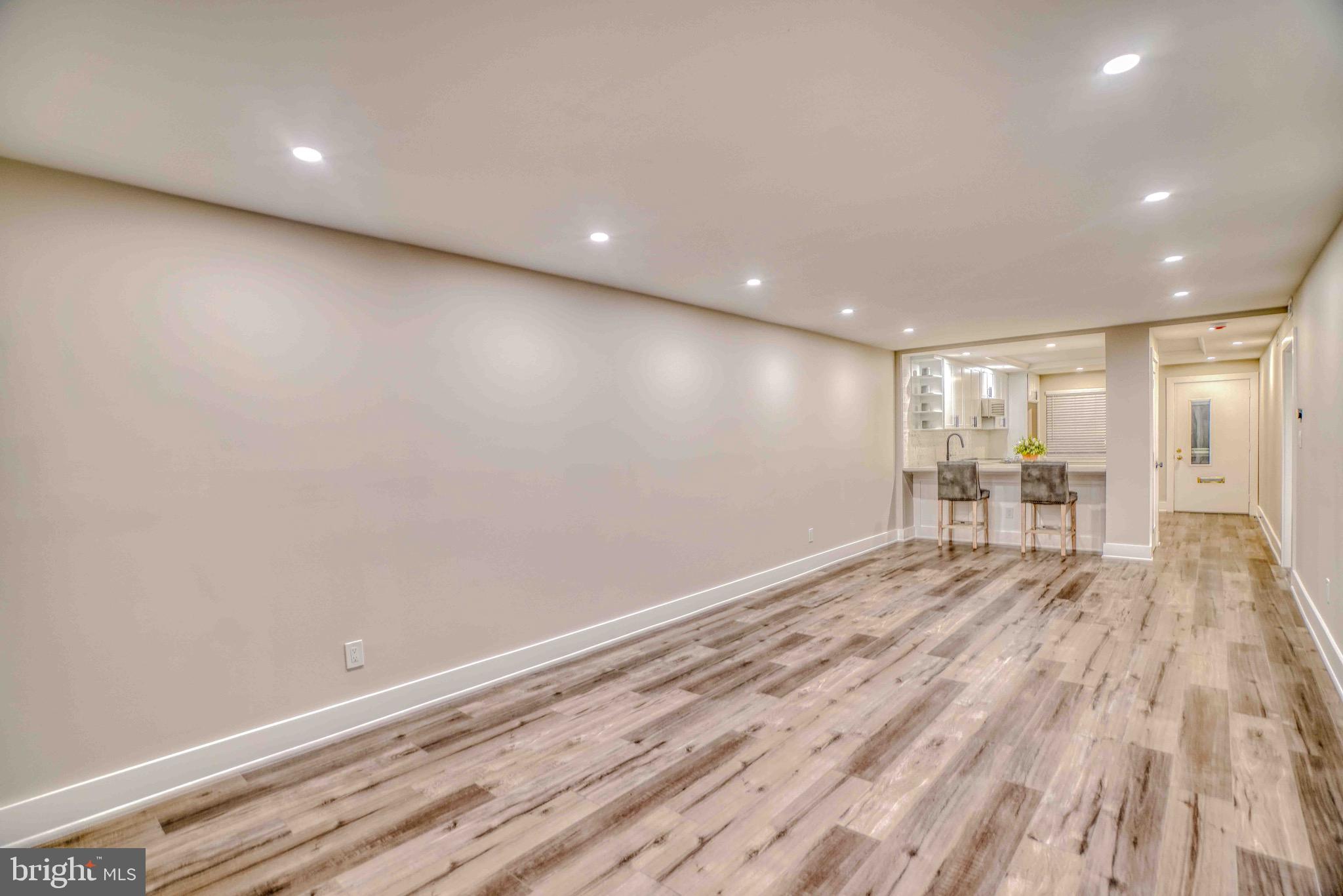 SUMMIT HOUSE - Residential