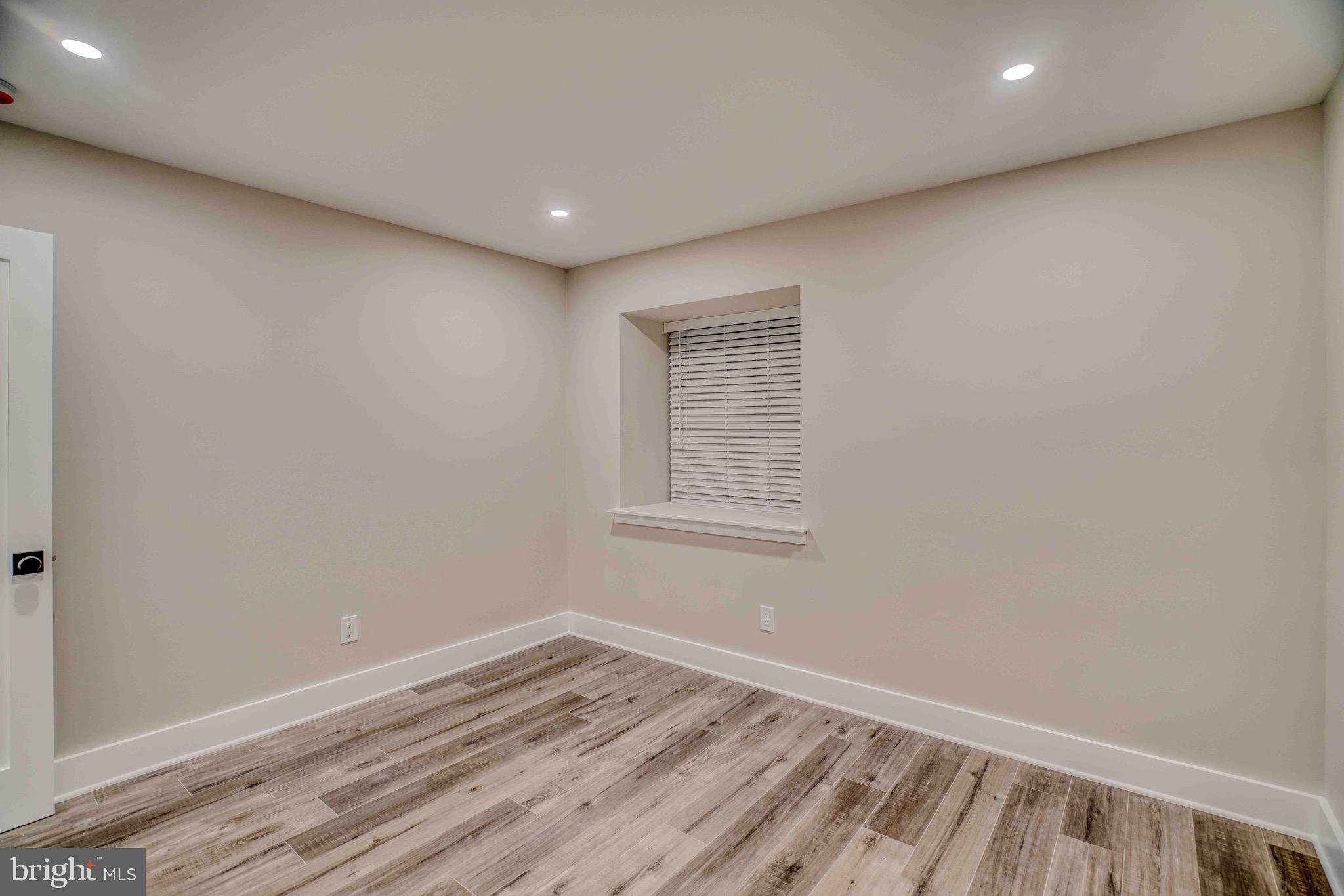 SUMMIT HOUSE - Residential