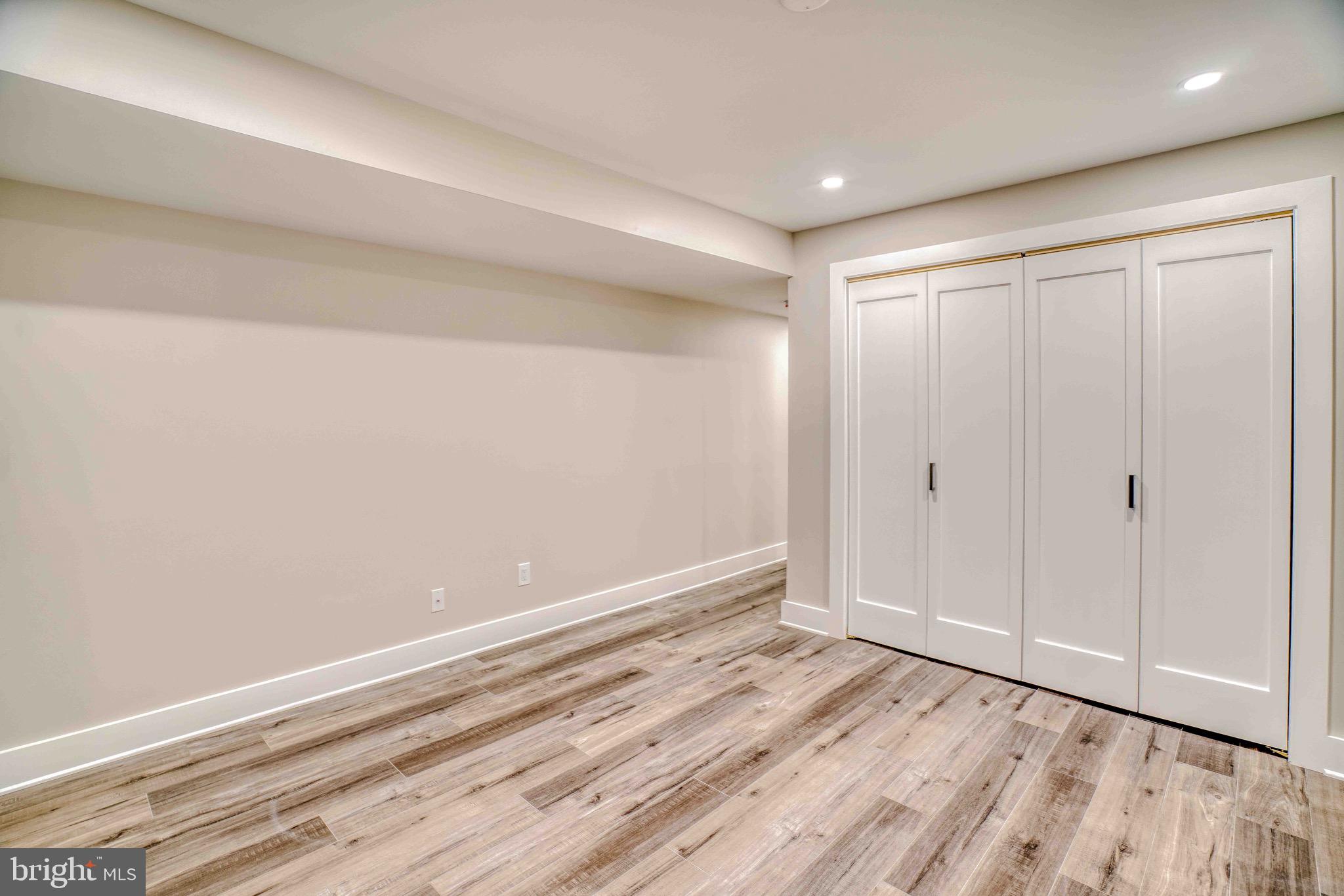 SUMMIT HOUSE - Residential