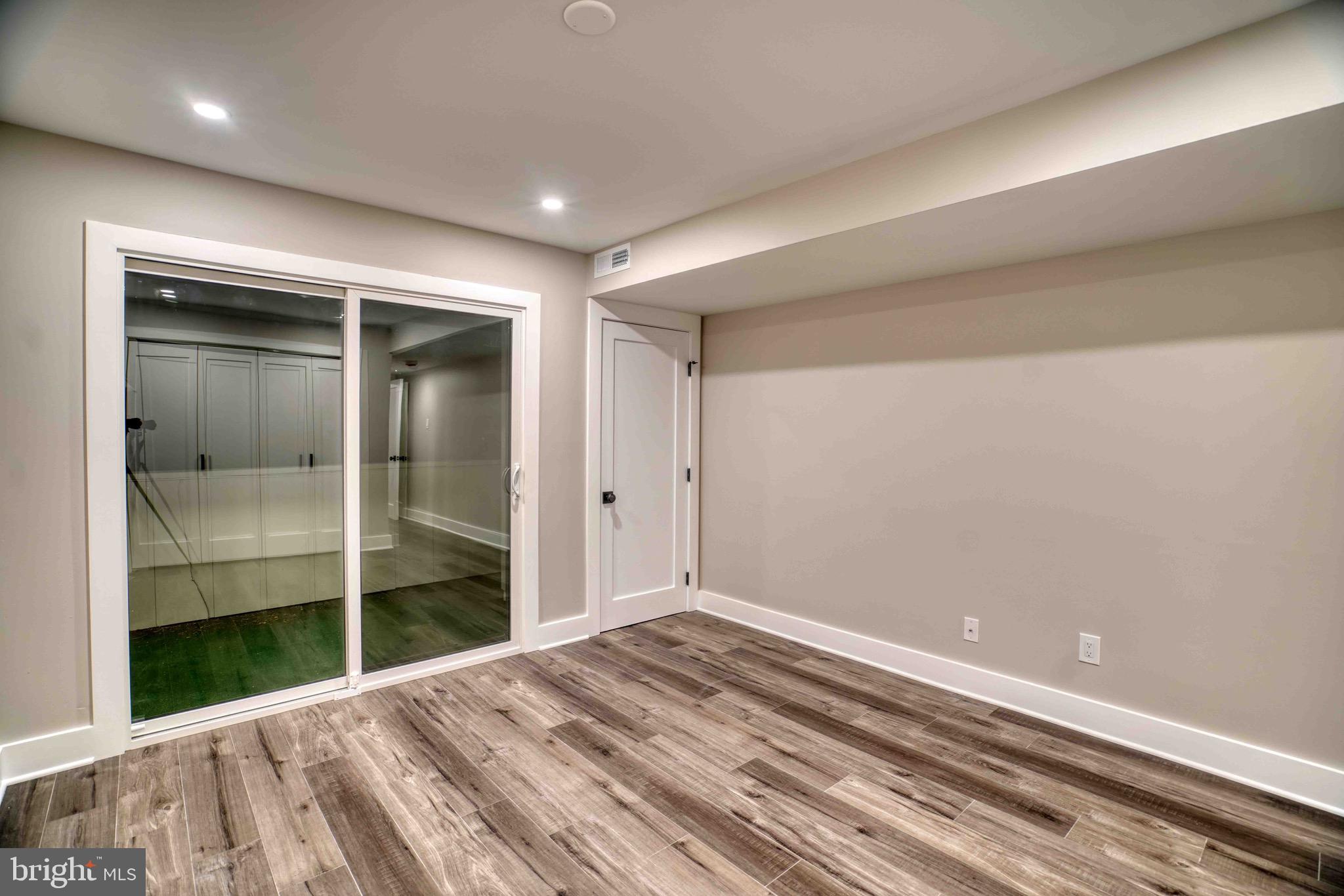 SUMMIT HOUSE - Residential