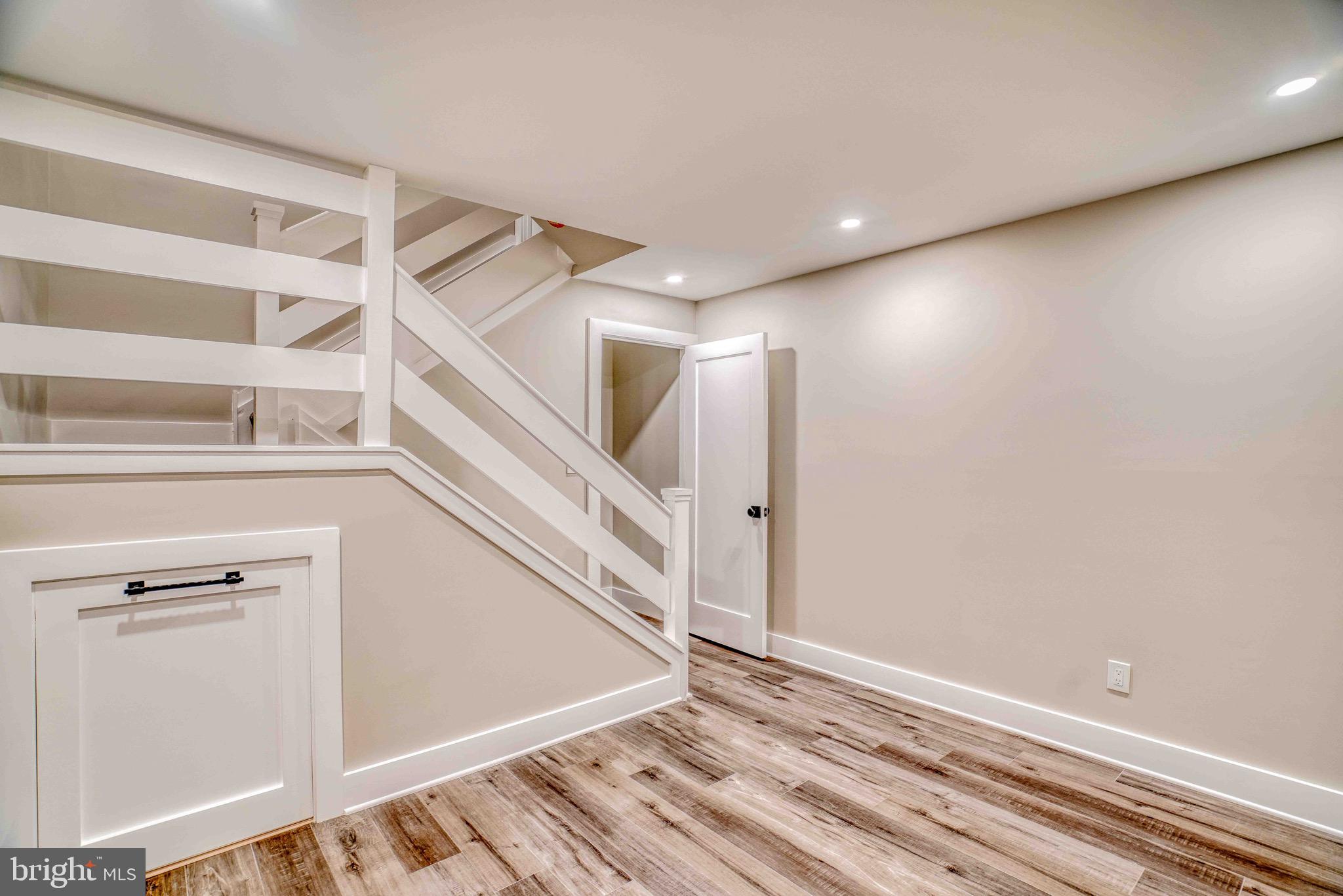 SUMMIT HOUSE - Residential