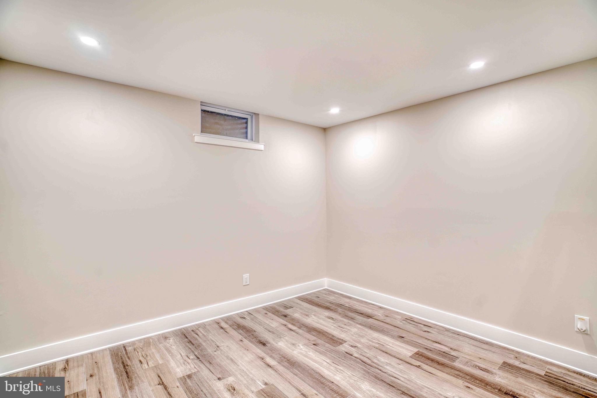 SUMMIT HOUSE - Residential