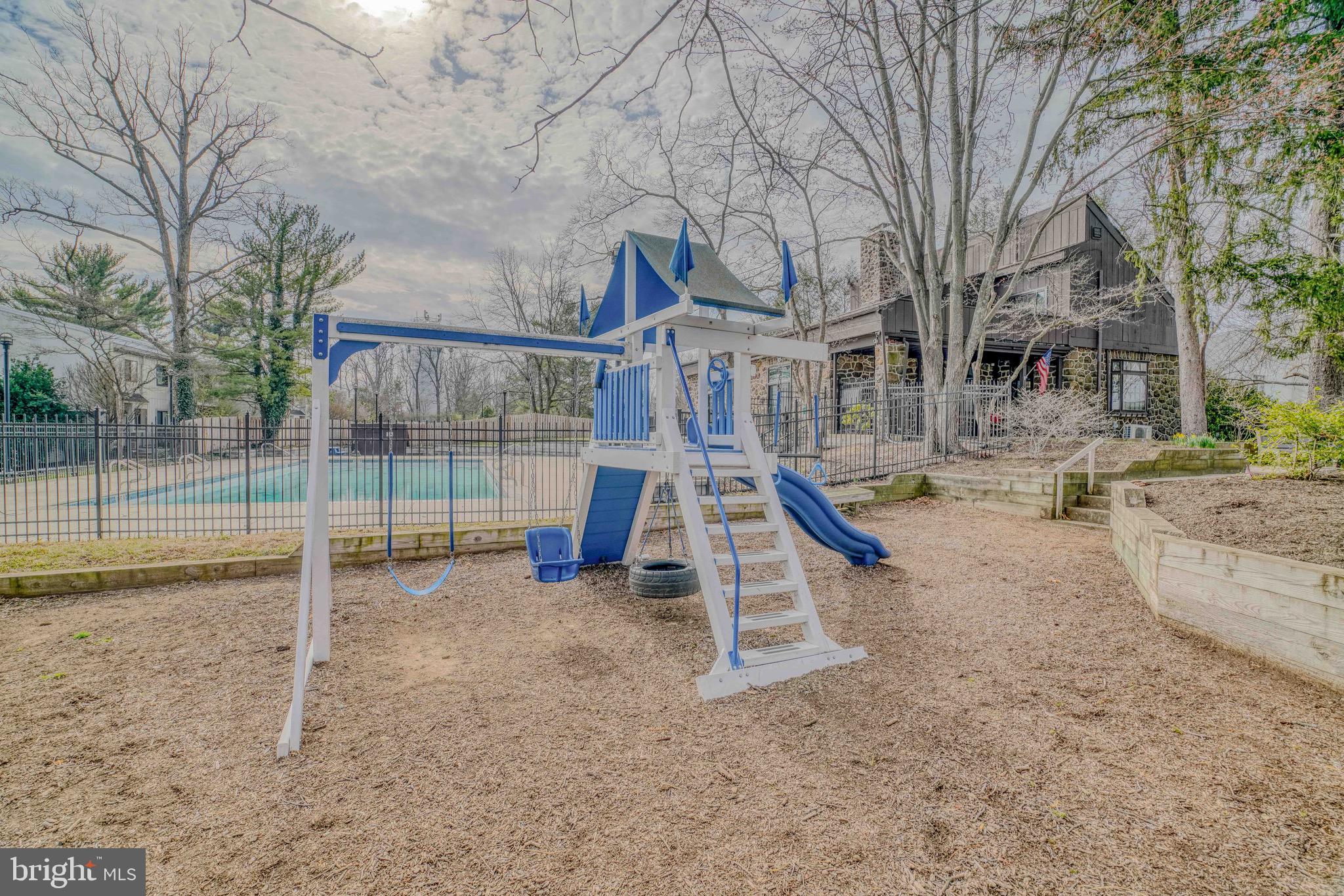 SUMMIT HOUSE - Residential