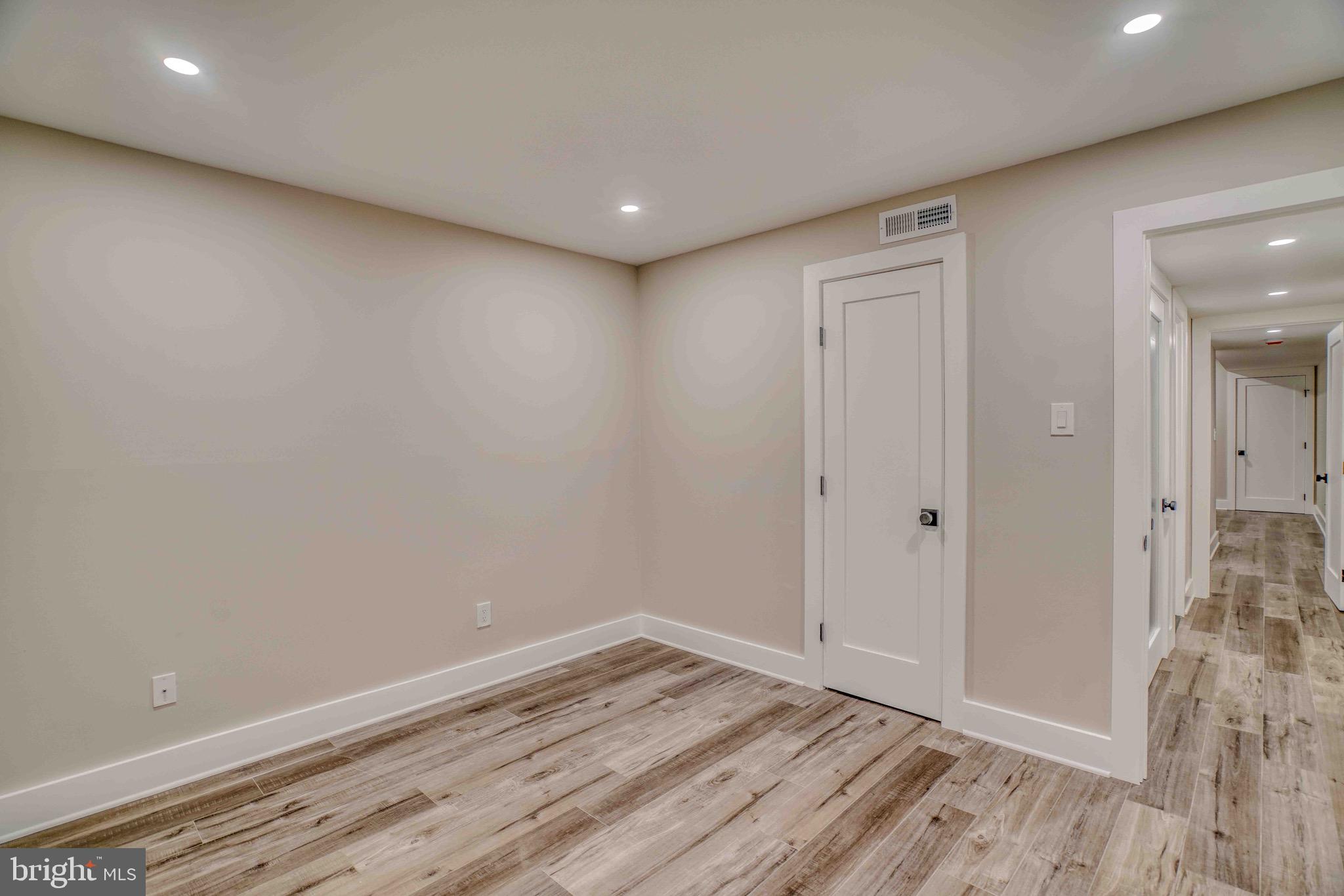 SUMMIT HOUSE - Residential