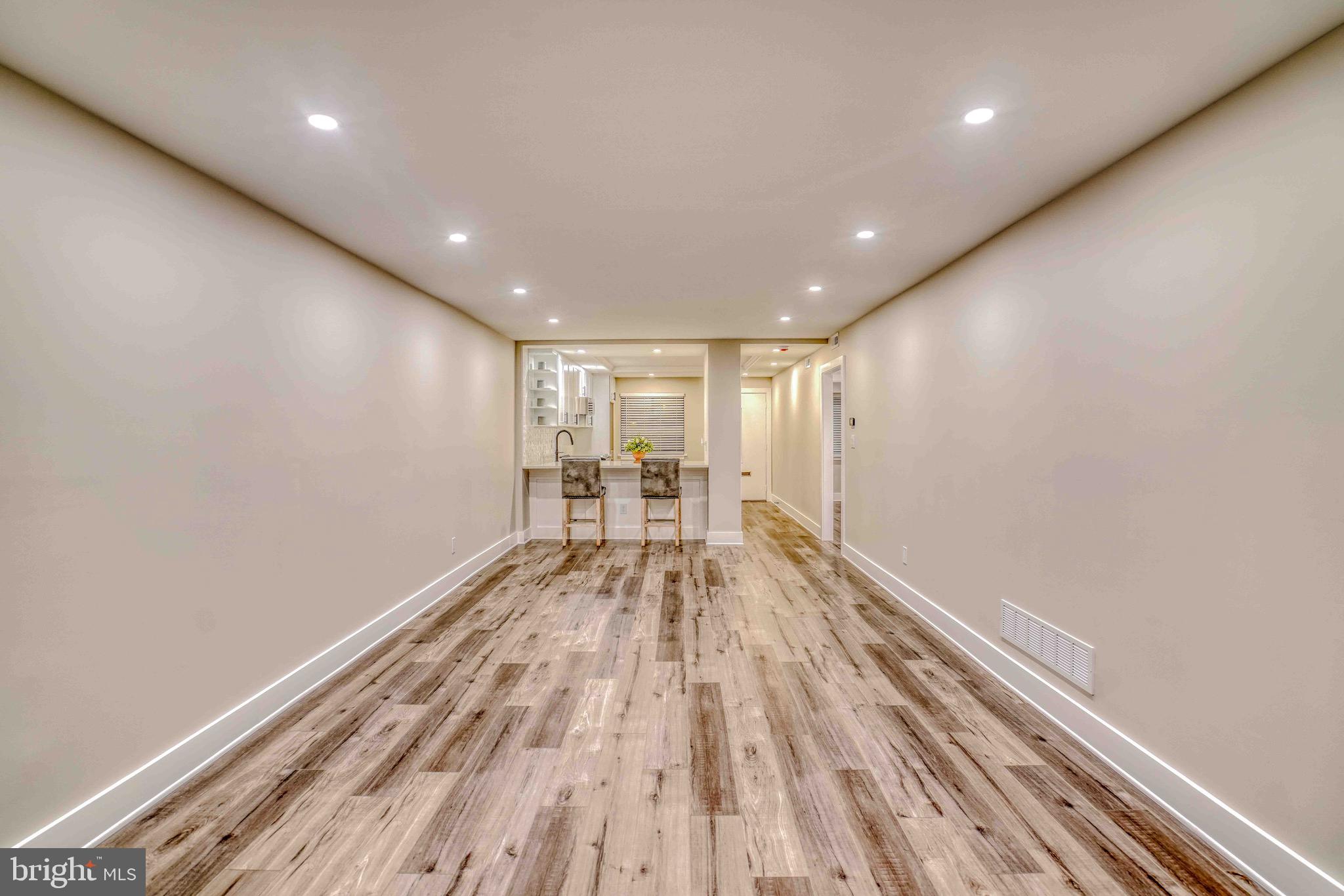 SUMMIT HOUSE - Residential