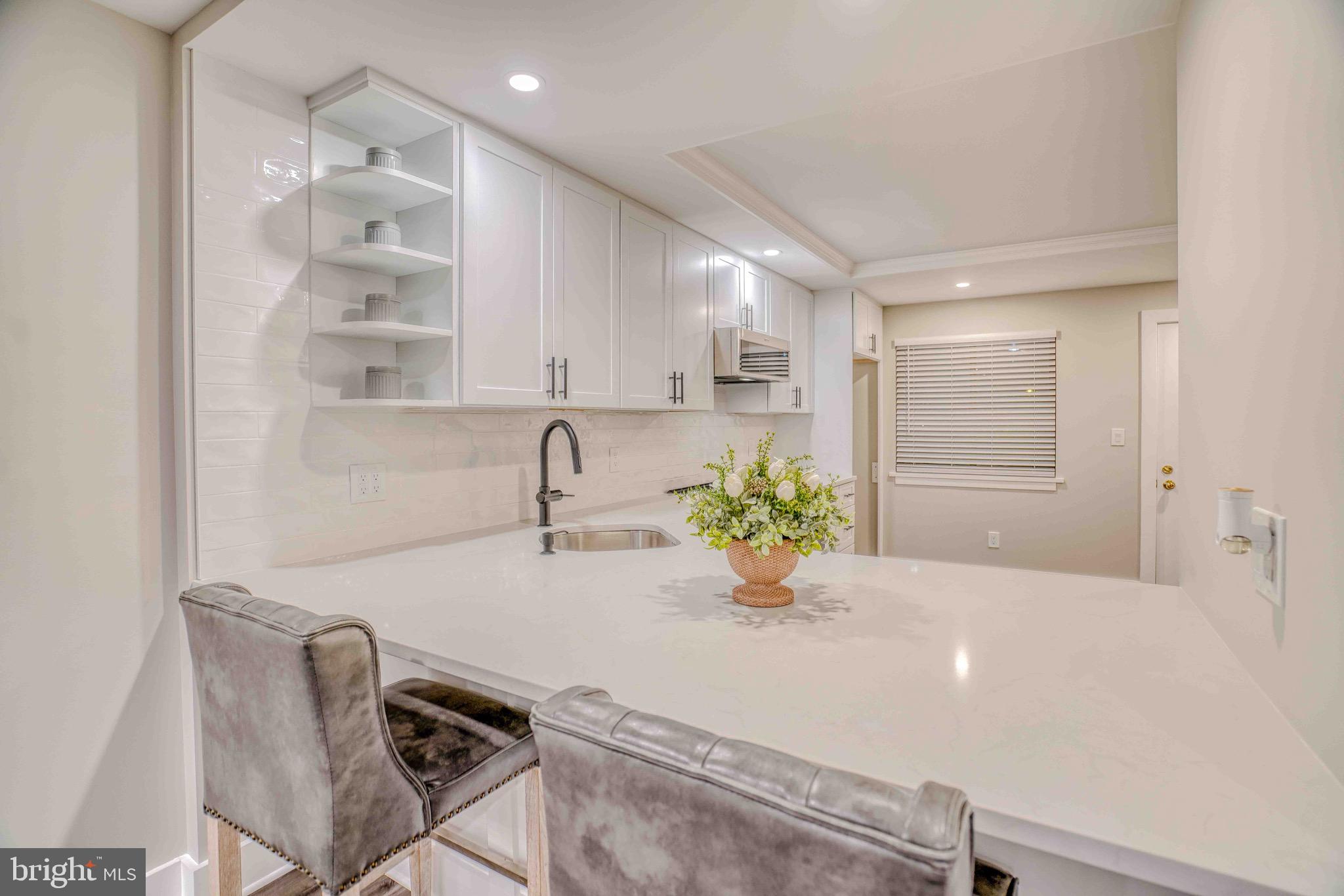 SUMMIT HOUSE - Residential