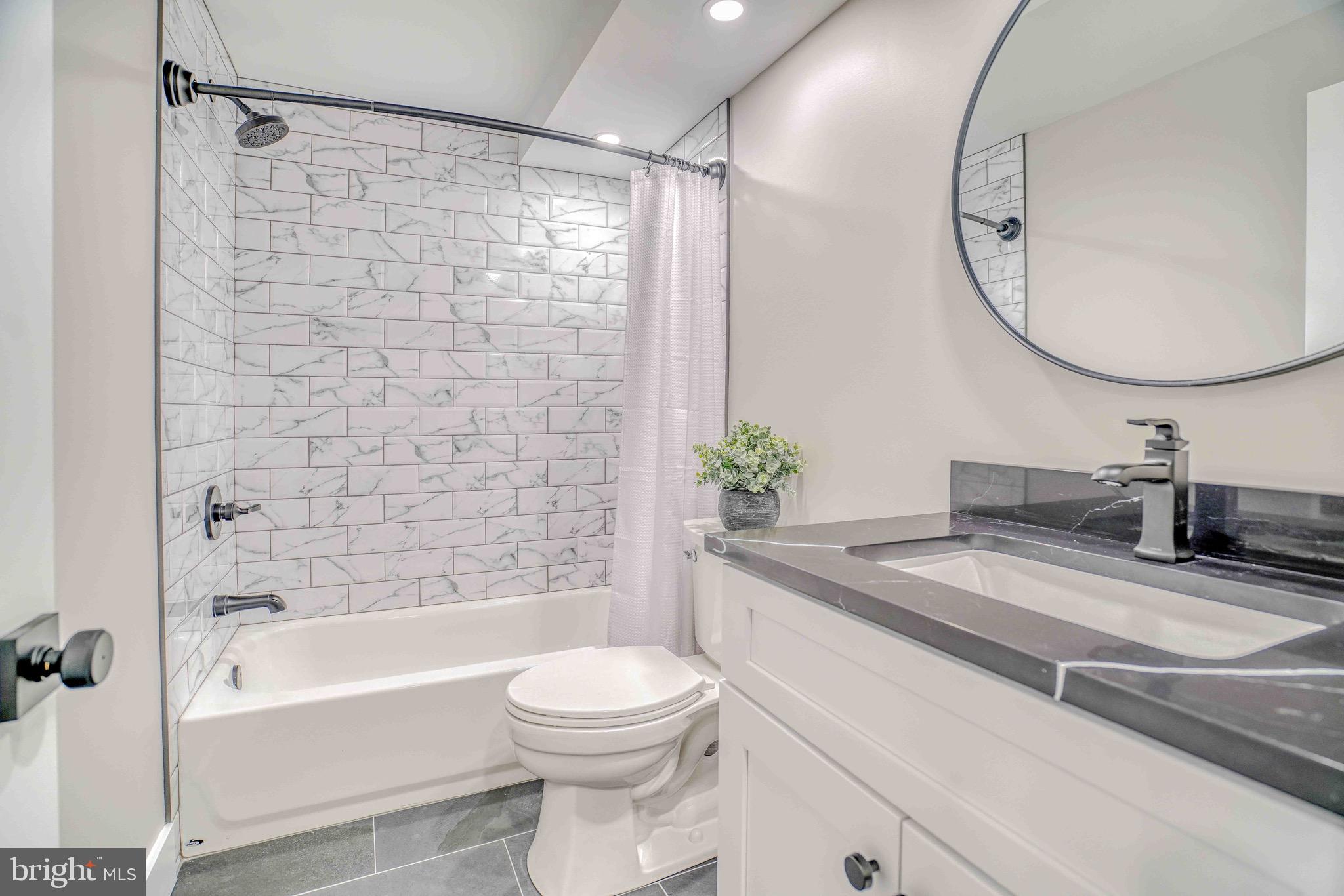 SUMMIT HOUSE - Residential