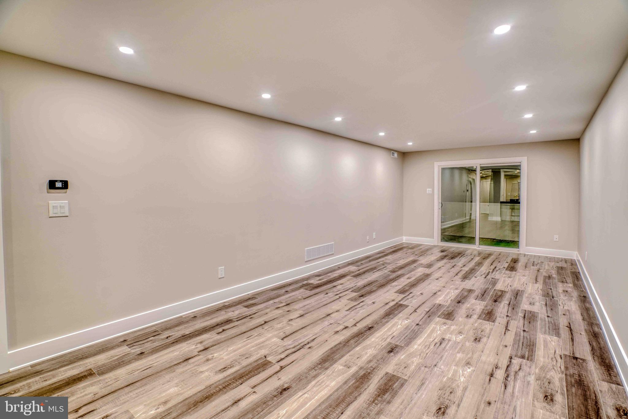 SUMMIT HOUSE - Residential