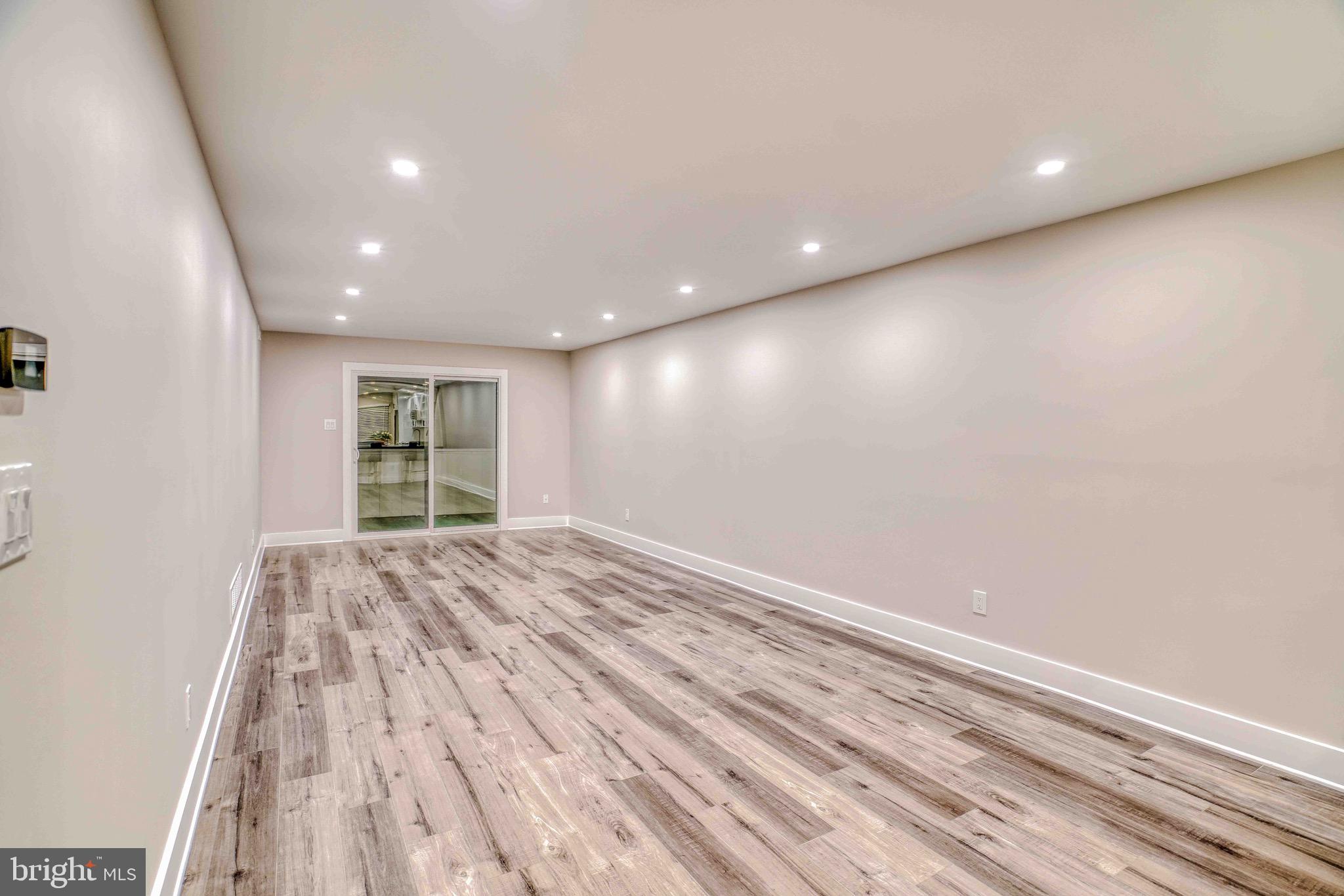 SUMMIT HOUSE - Residential