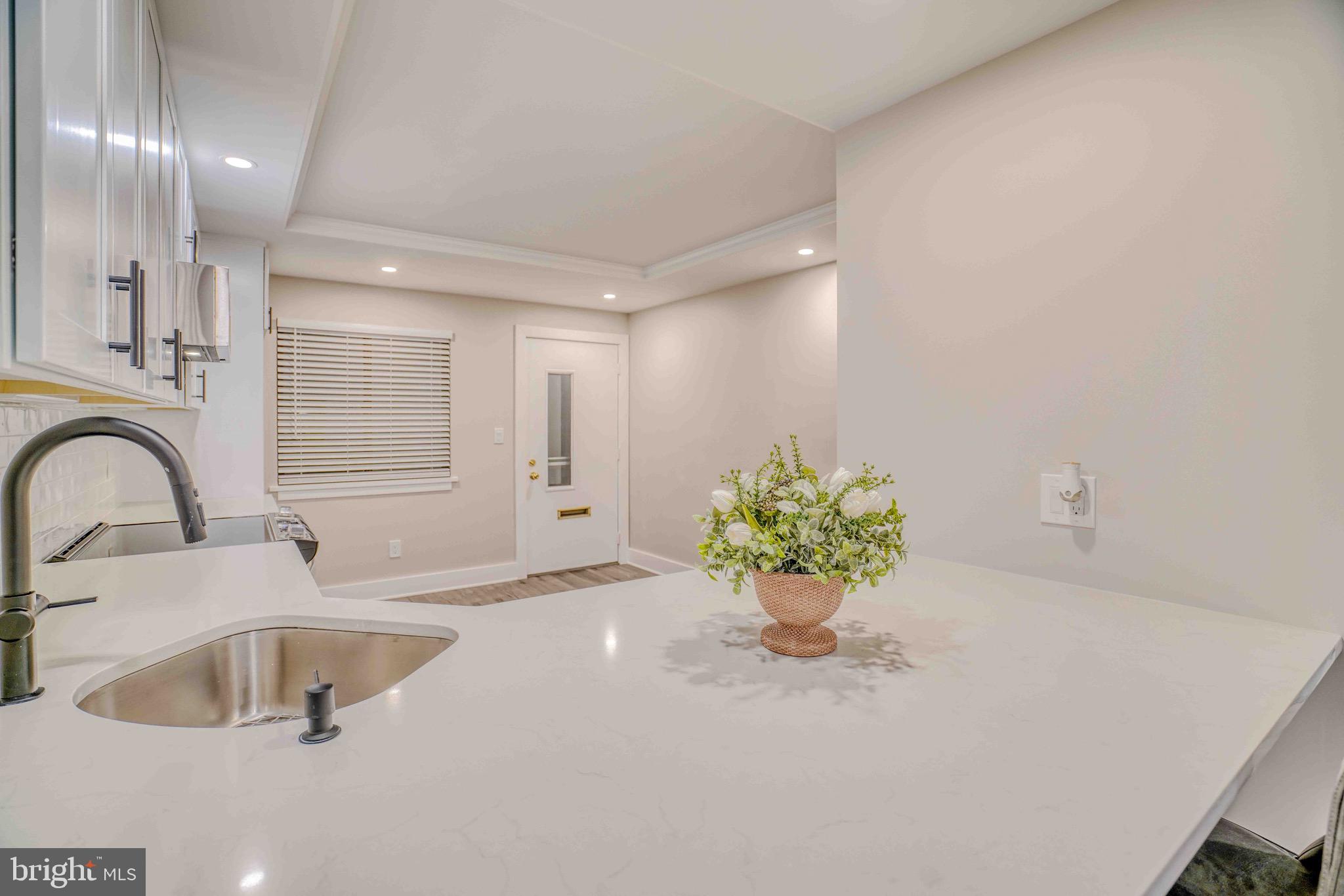 SUMMIT HOUSE - Residential