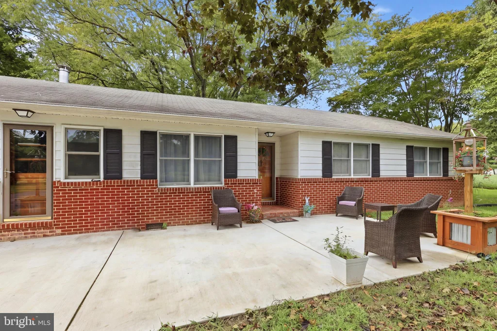 1453 E Denneys Rd, Dover, DE 19901 photo 4