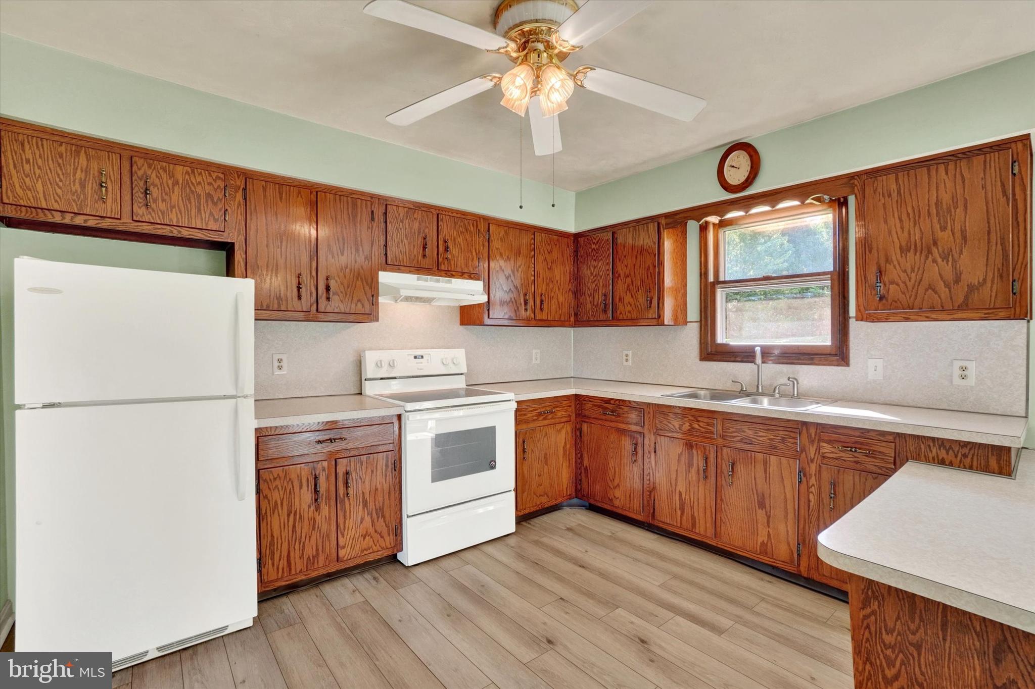 3490 KINGSTON ROAD