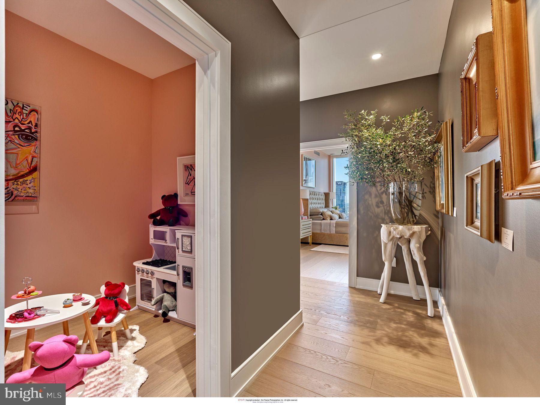 AVENUE OF THE ARTS - Residential