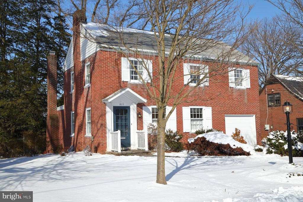 Photo of 611 E College Avenue, ELIZABETHTOWN, PA 17022 (MLS # PALA2063466)