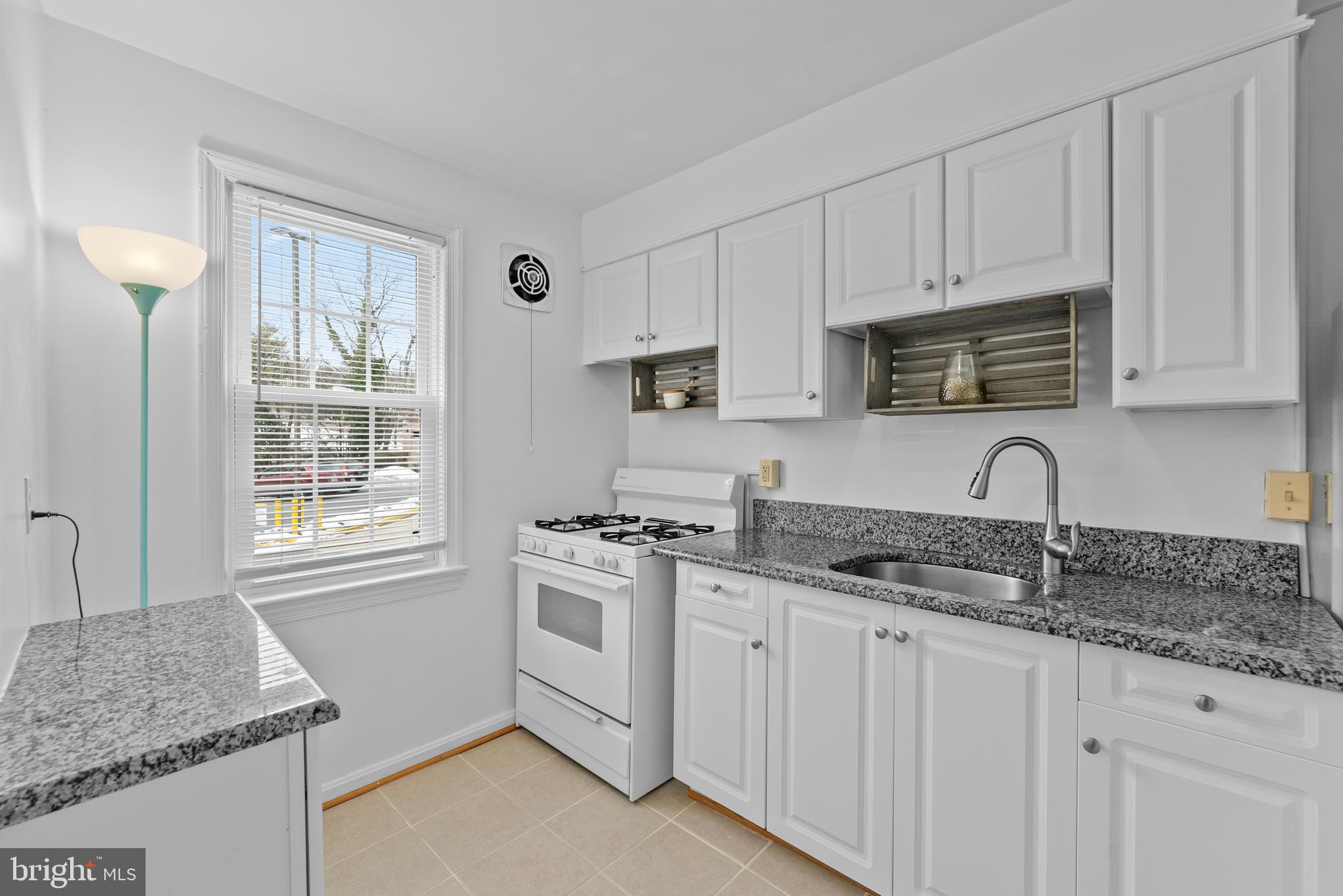 BELLE VIEW - Residential Lease