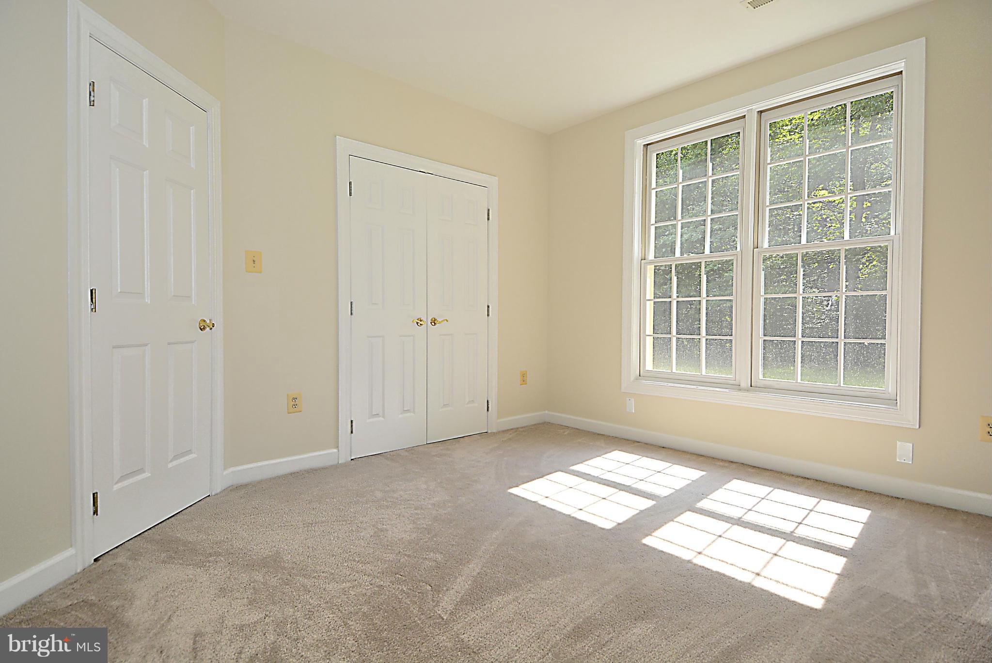 TWELVE OAKS - Residential