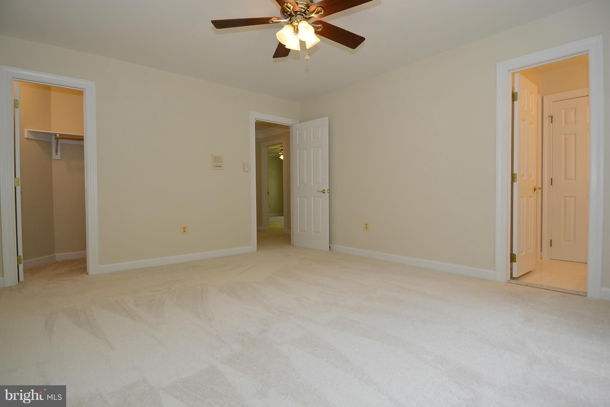 TWELVE OAKS - Residential