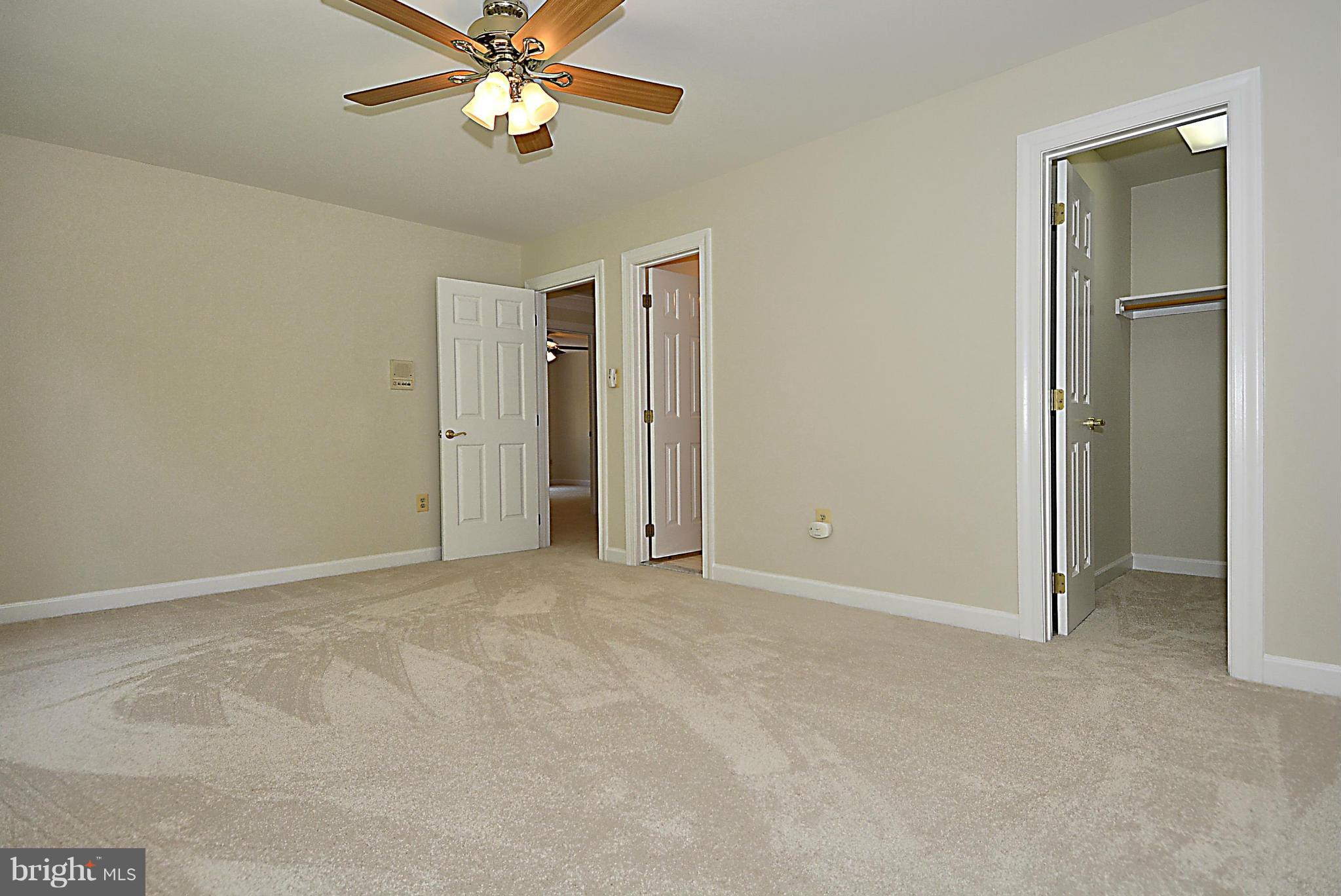 TWELVE OAKS - Residential