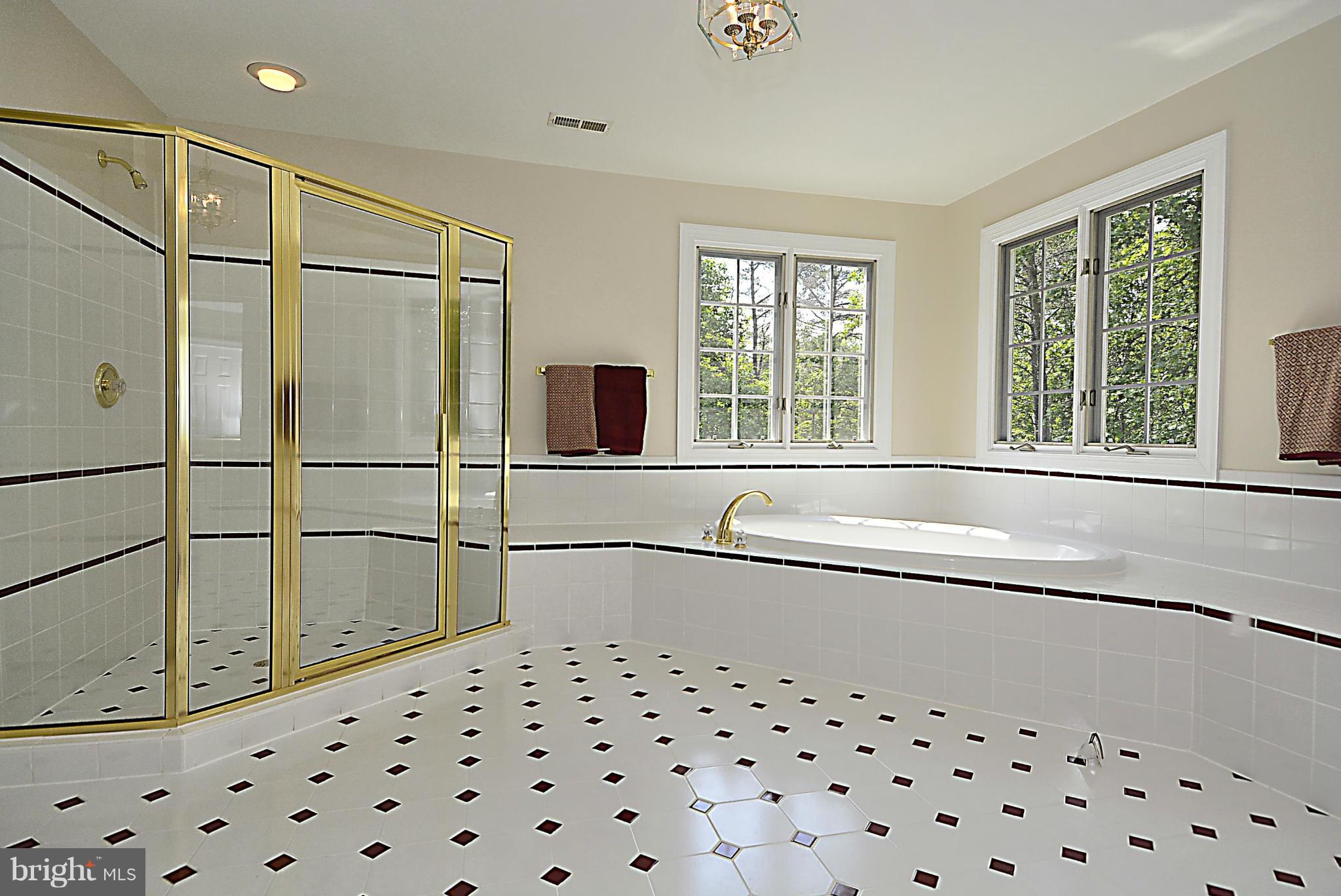 TWELVE OAKS - Residential