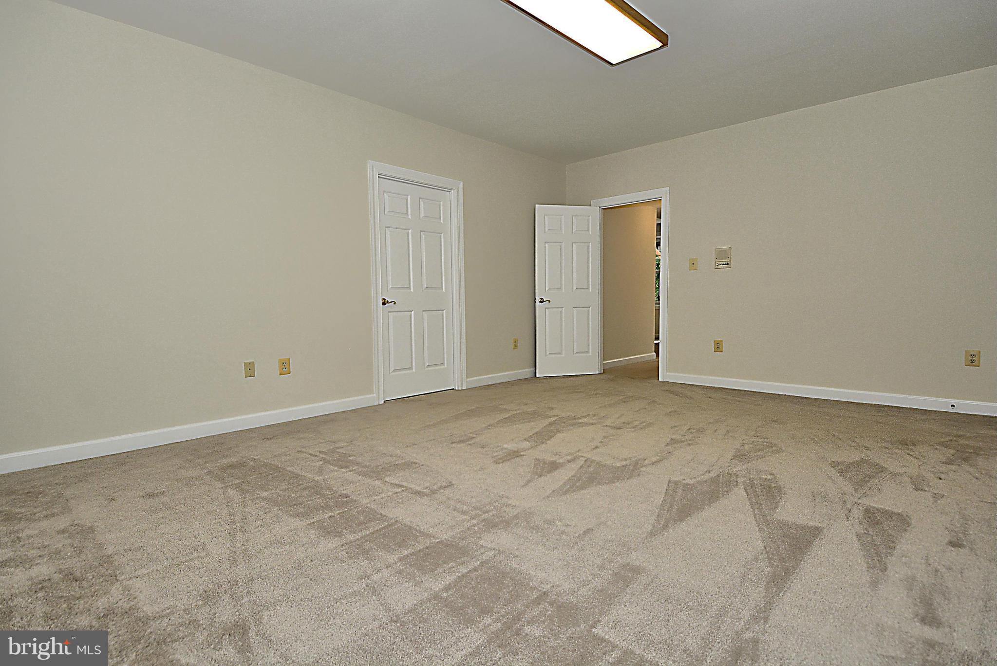 TWELVE OAKS - Residential