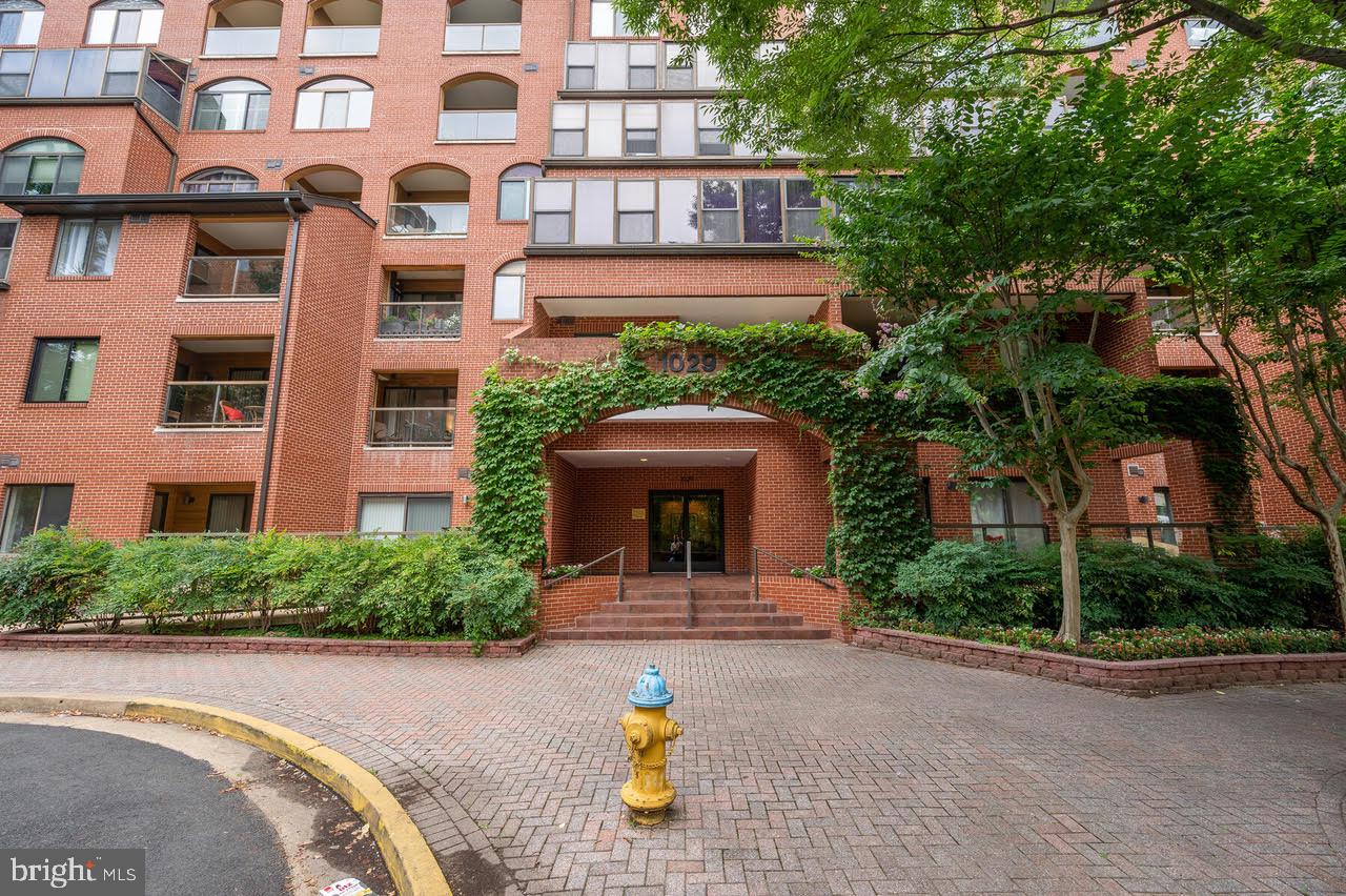1029 N STUART STREET 307