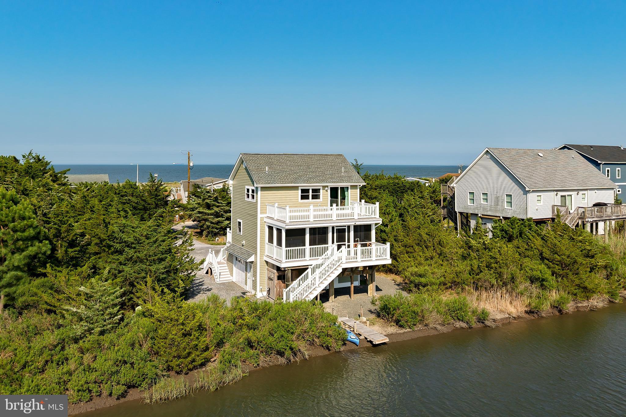 1803 S BAY SHORE DRIVE