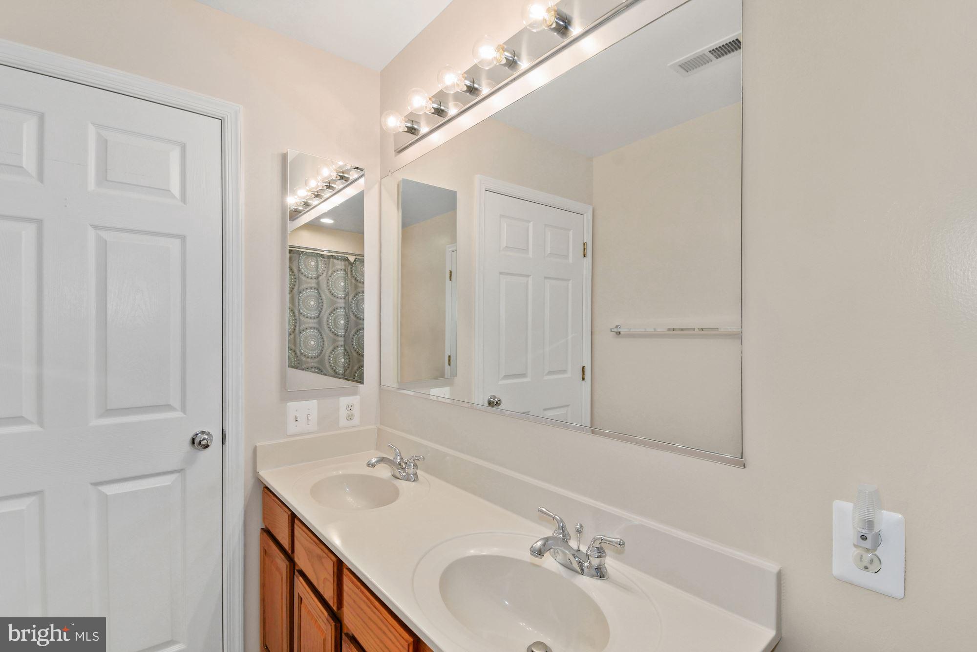 RANDOM HILLS LAND BAY - Residential