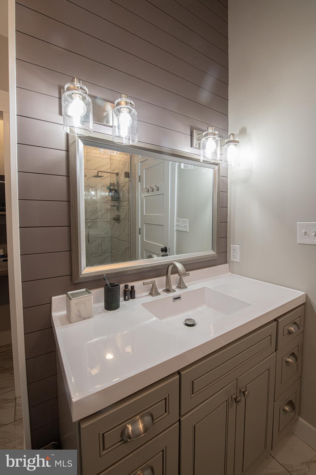 WASHINGTON GROVE - Residential