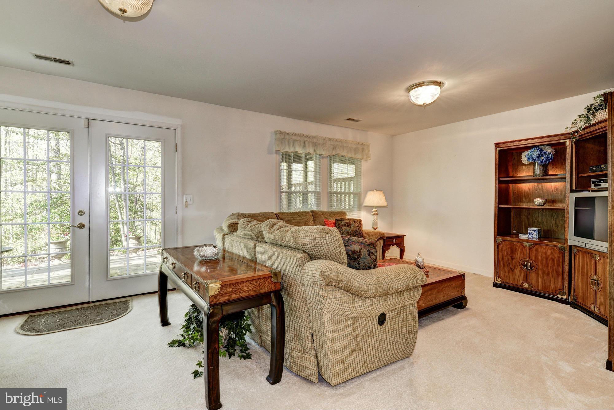 ISLAND CREEK - Residential