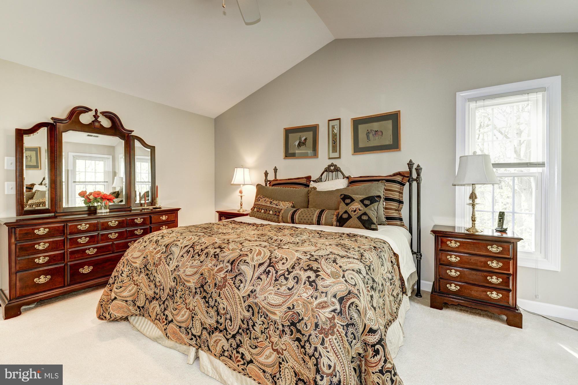 ISLAND CREEK - Residential