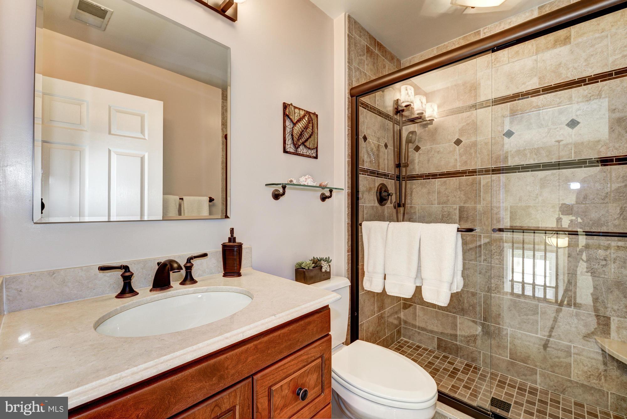 ISLAND CREEK - Residential