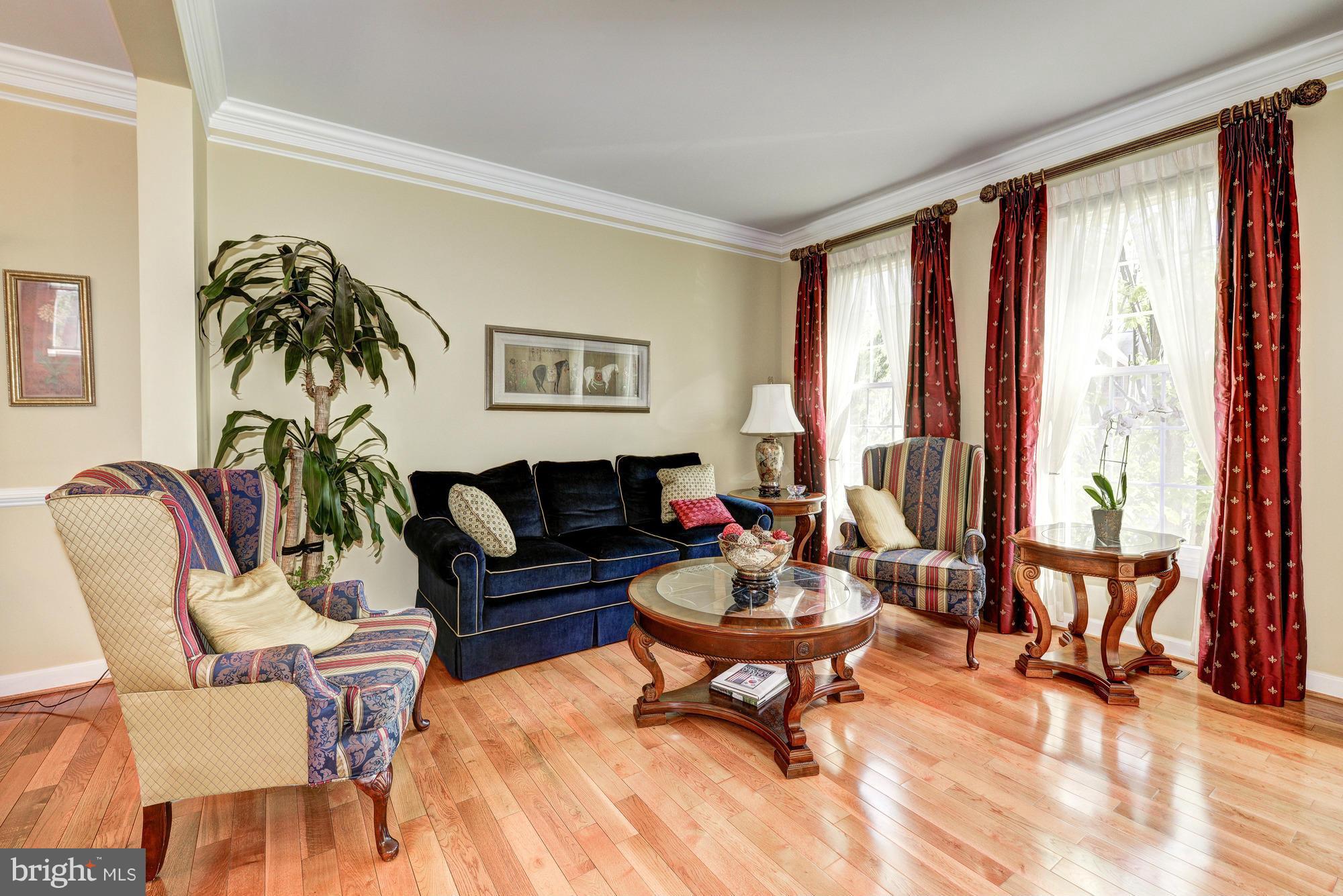 ISLAND CREEK - Residential