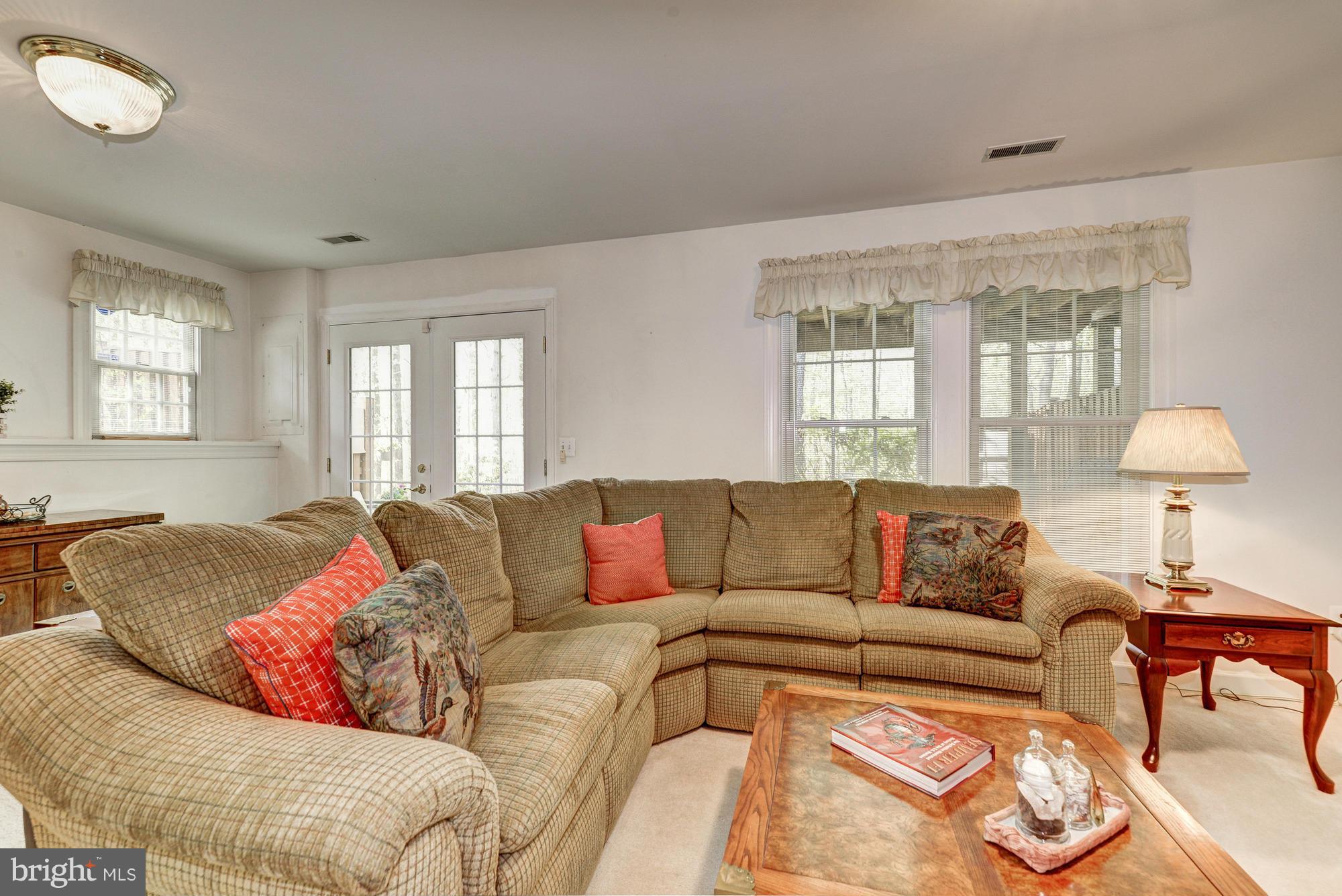 ISLAND CREEK - Residential