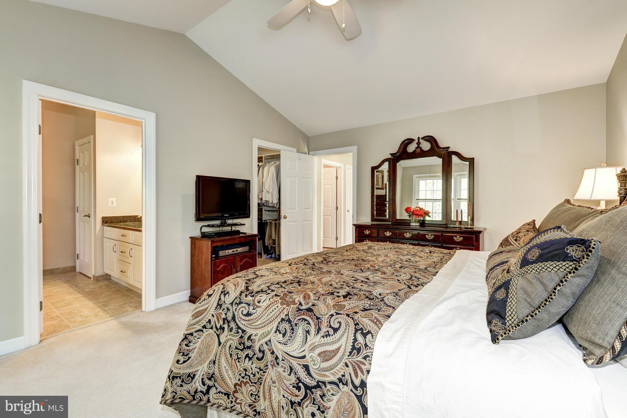 ISLAND CREEK - Residential