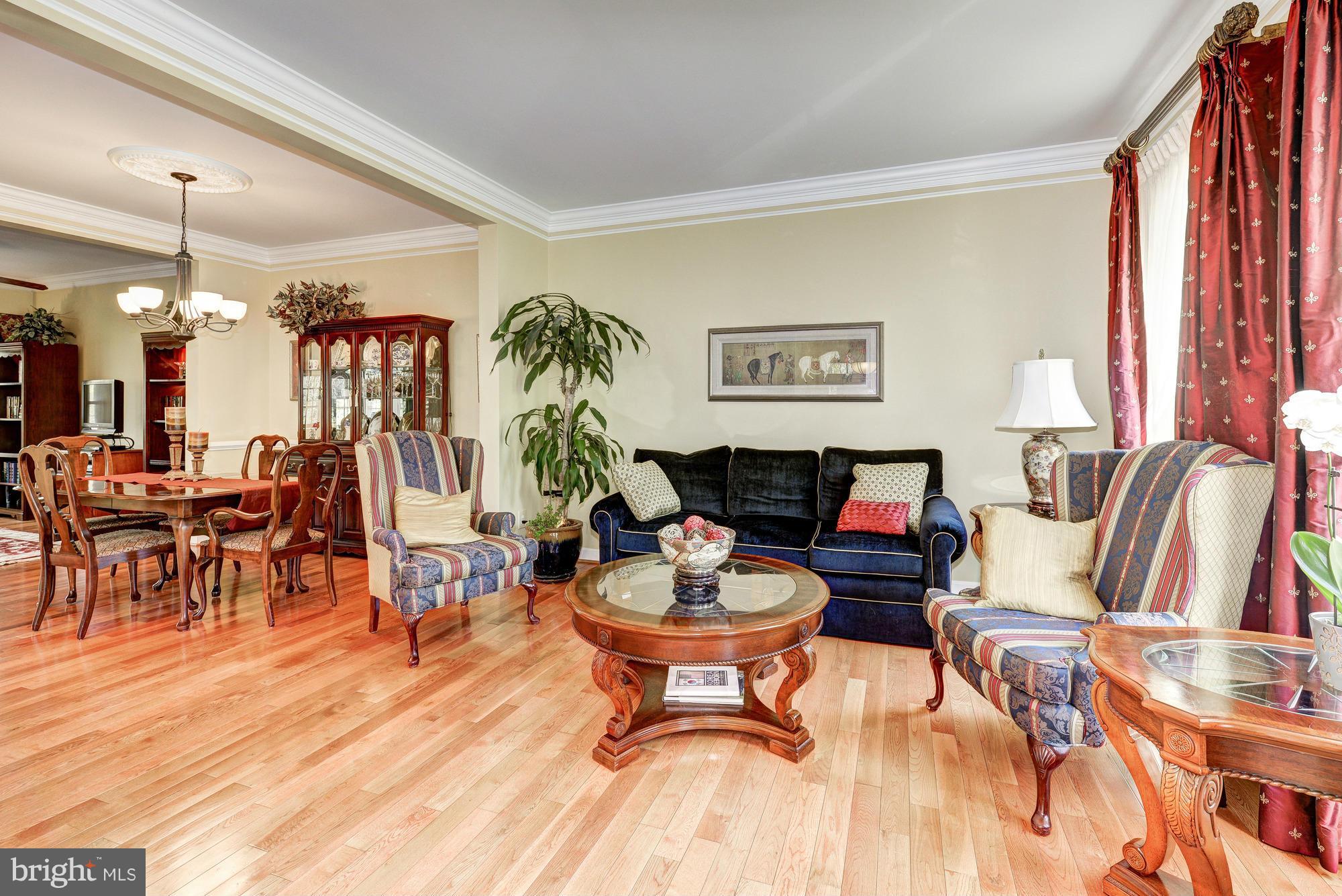 ISLAND CREEK - Residential