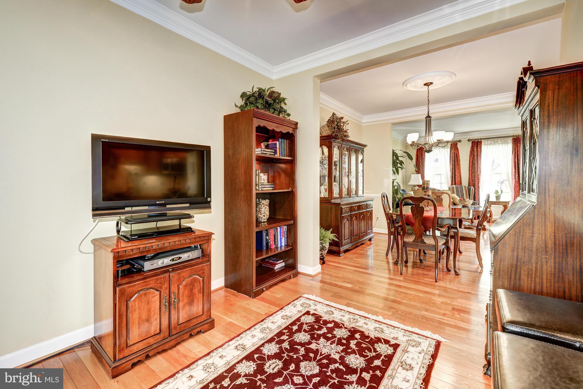 ISLAND CREEK - Residential