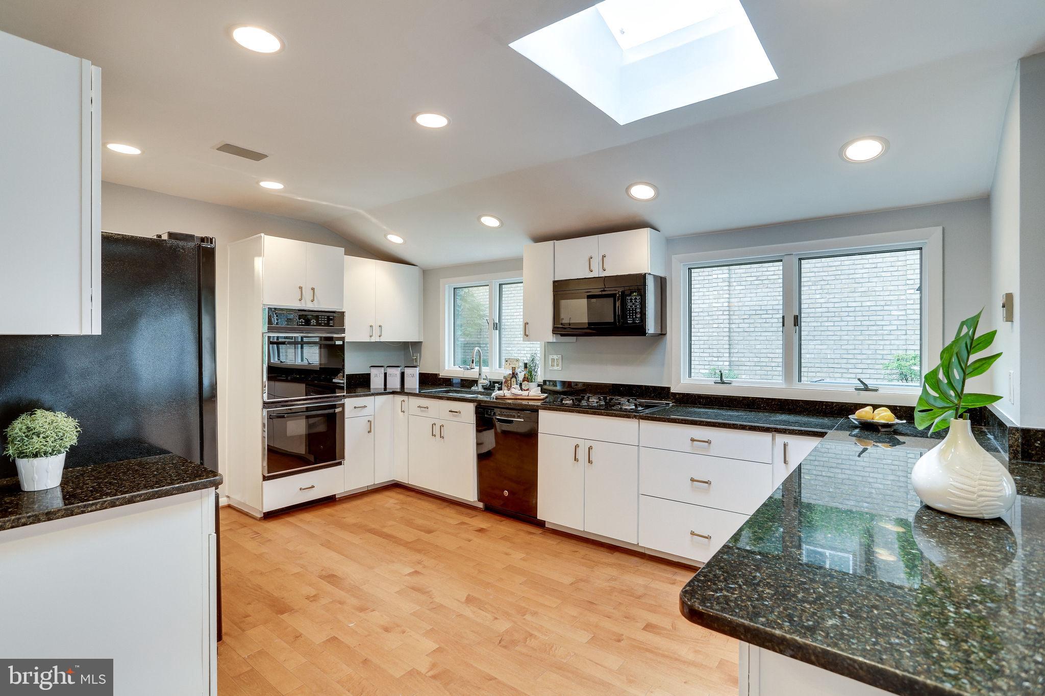 COURTS OF WYNGATE - Residential