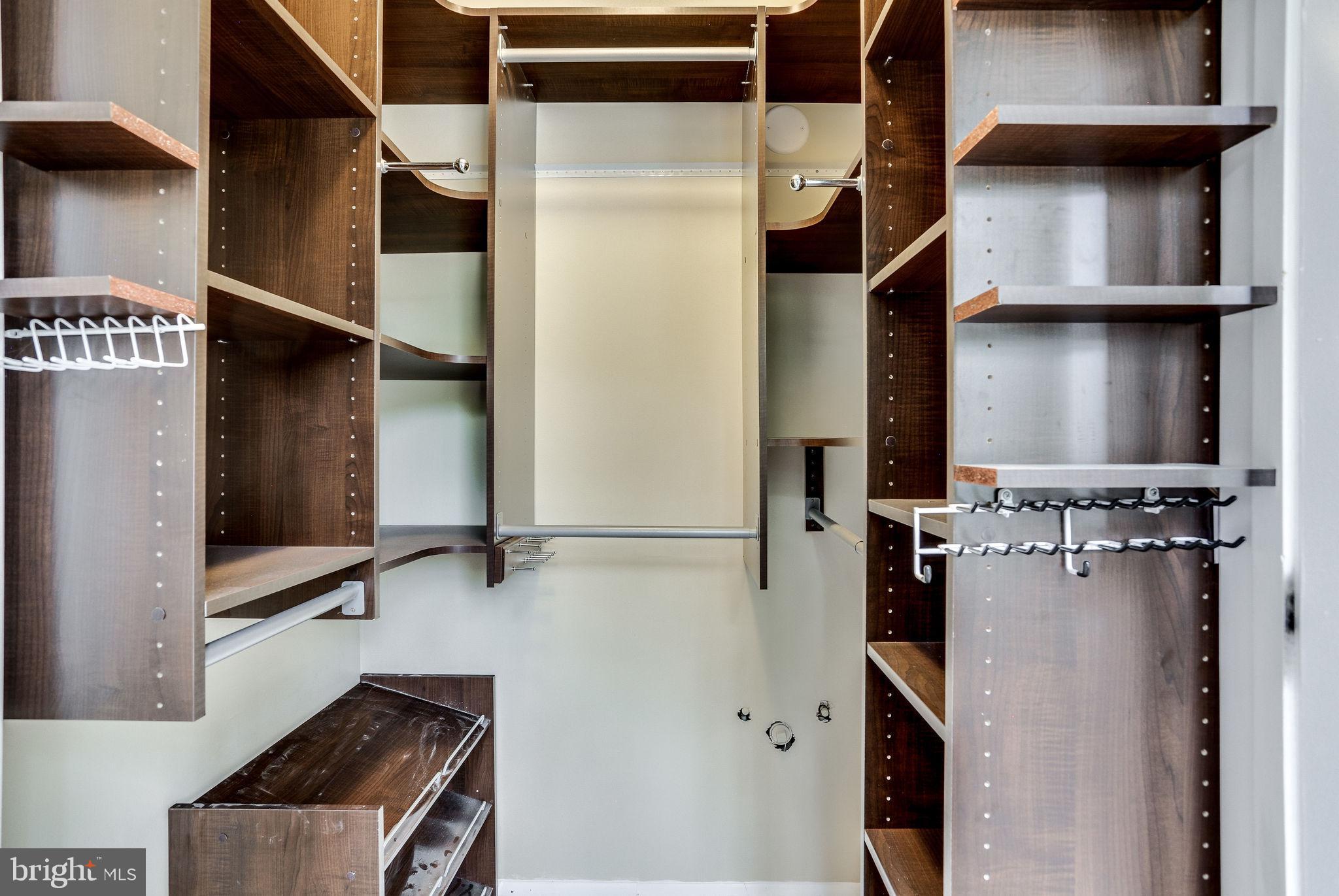 COURTS OF WYNGATE - Residential