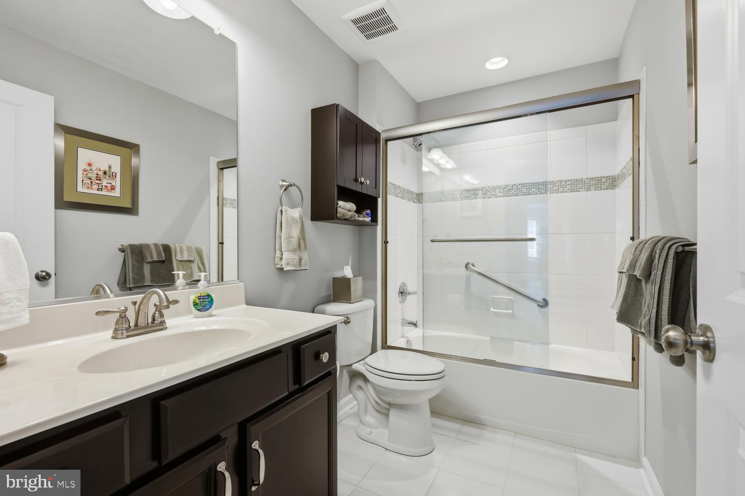 EASTON VILLAGE - Residential