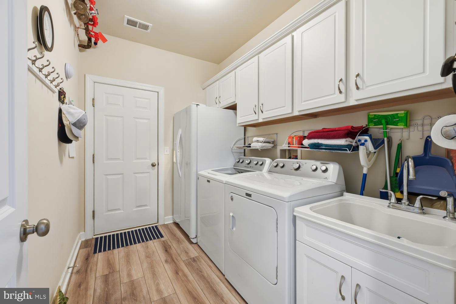 EASTON VILLAGE - Residential