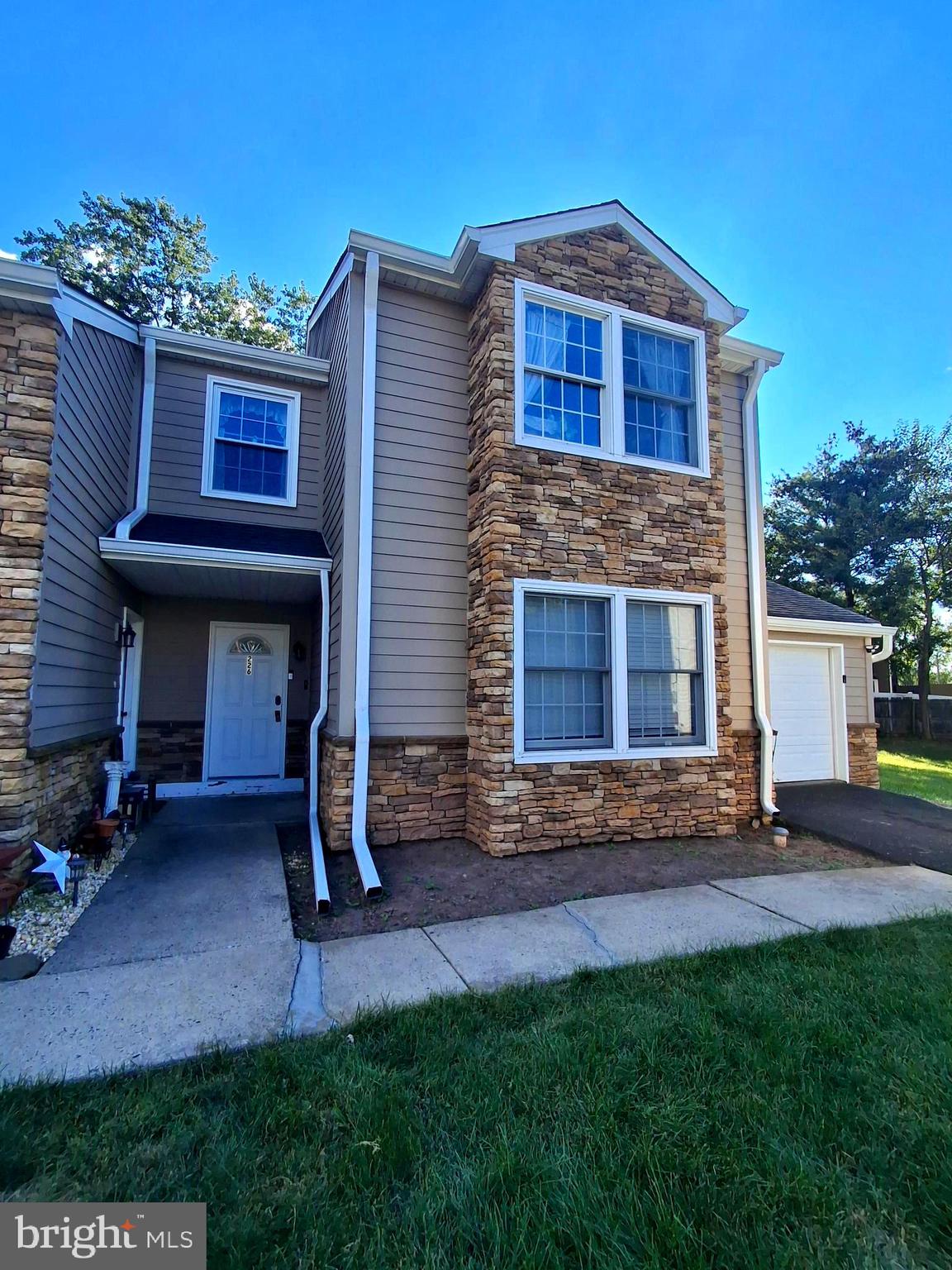 Well-maintained 2-bedroom residence on Spring House Lane in desirable Telford. This quality home features two comfortable bedrooms, a private patio, a rear yard, and a garage for parking and storage. Perfect for those seeking first-floor, single-level living arrangements.
Located in the highly regarded Souderton School District with easy access to local amenities, shopping, and major transportation routes. Available for immediate occupancy. Schedule your showing today, before it is too late!