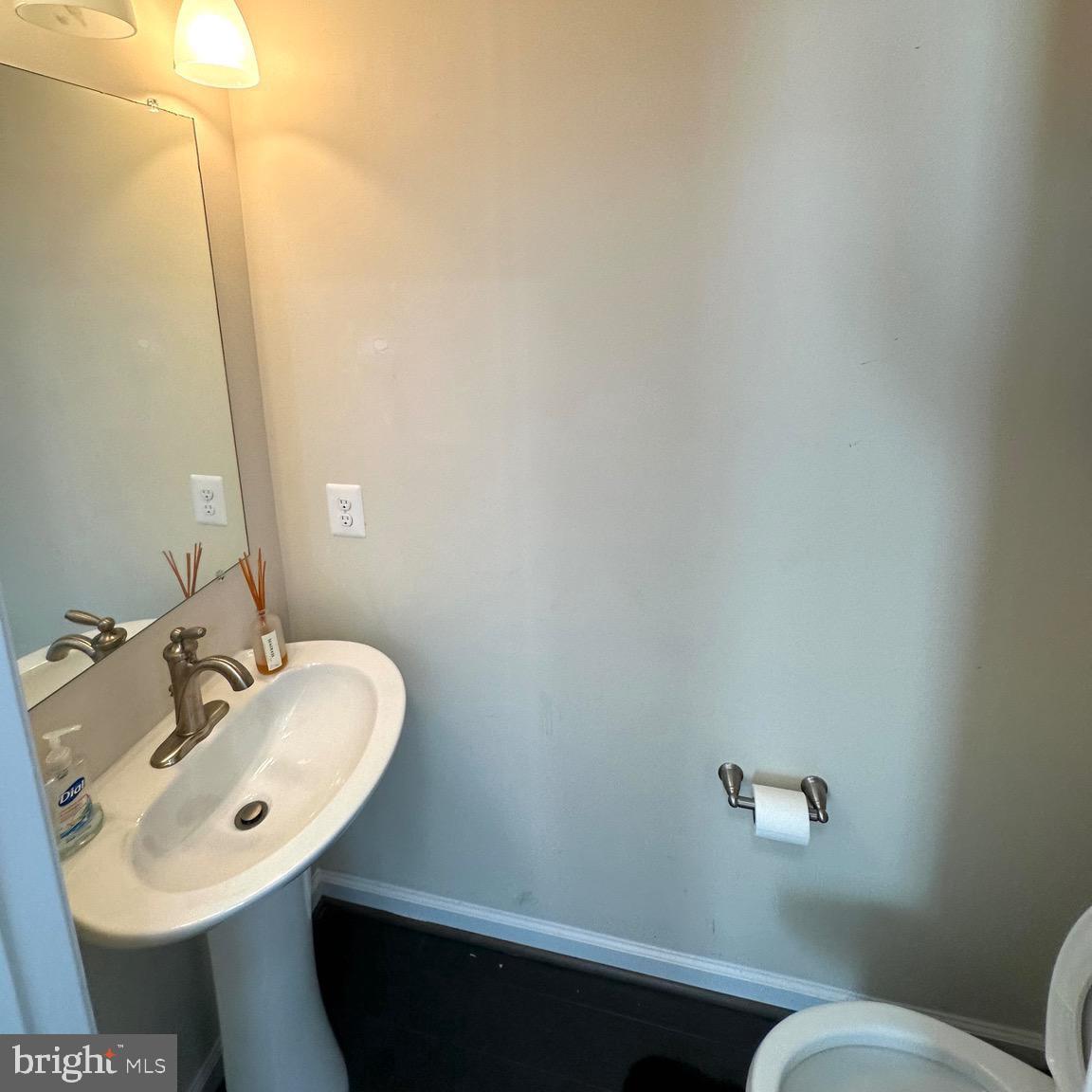 COLUMBIA RUN TOWNHOMES - Residential Lease