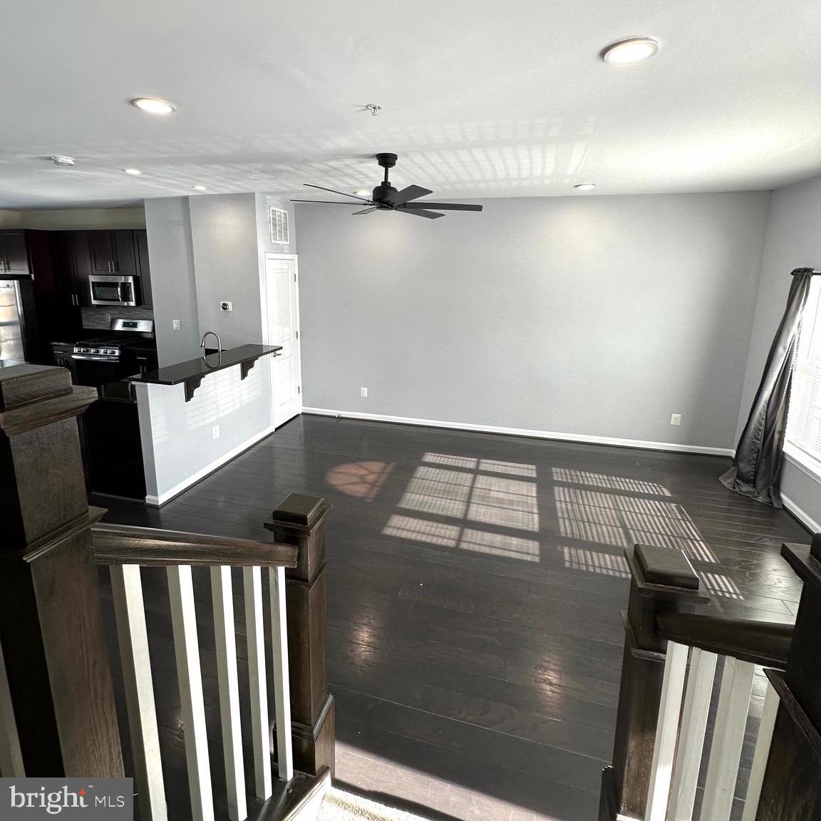 COLUMBIA RUN TOWNHOMES - Residential Lease