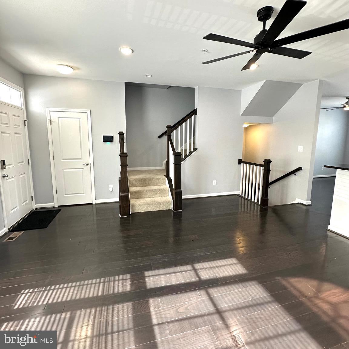 COLUMBIA RUN TOWNHOMES - Residential Lease