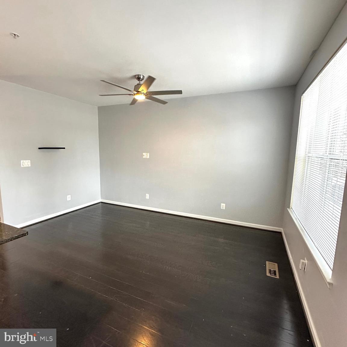 COLUMBIA RUN TOWNHOMES - Residential Lease