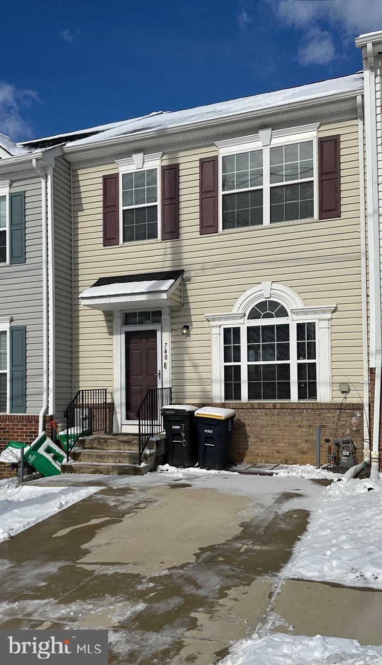 COLUMBIA RUN TOWNHOMES - Residential Lease