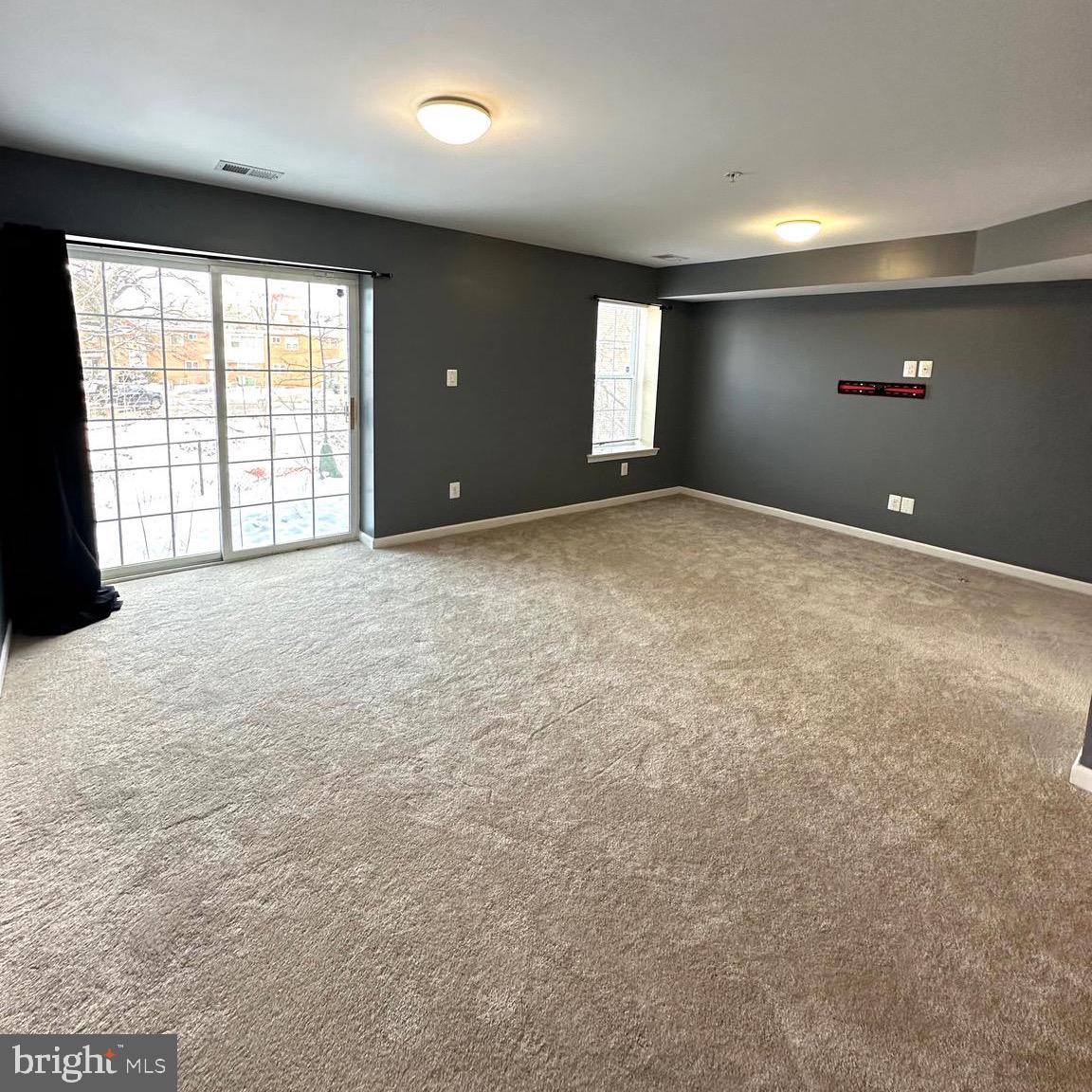 COLUMBIA RUN TOWNHOMES - Residential Lease