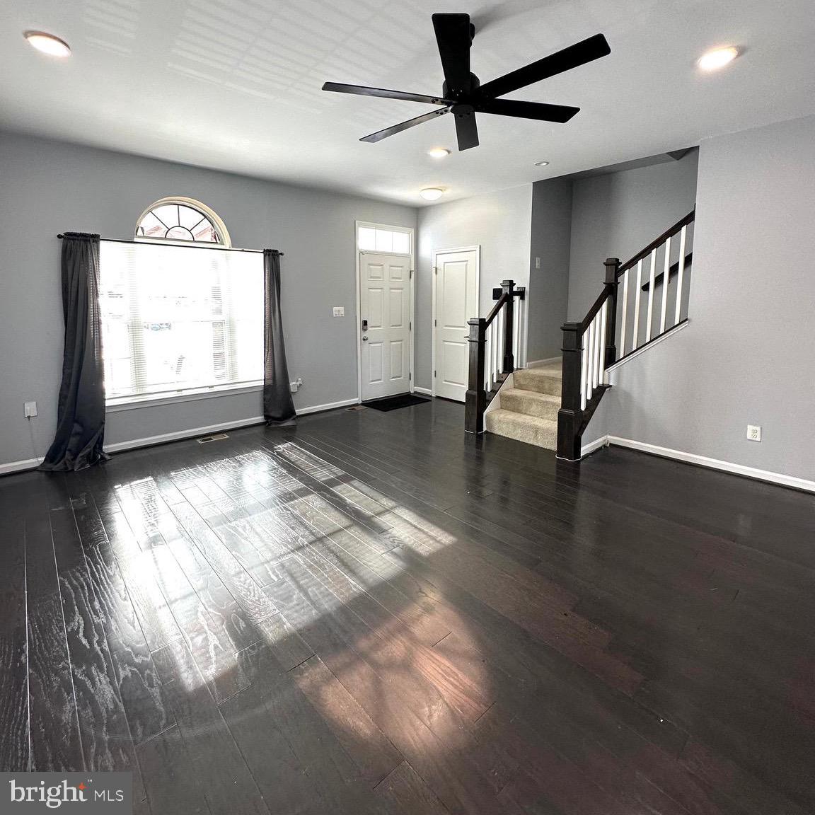 COLUMBIA RUN TOWNHOMES - Residential Lease