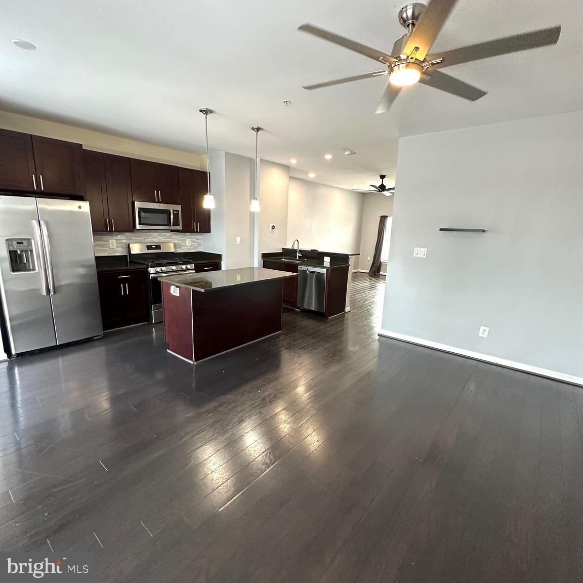 COLUMBIA RUN TOWNHOMES - Residential Lease