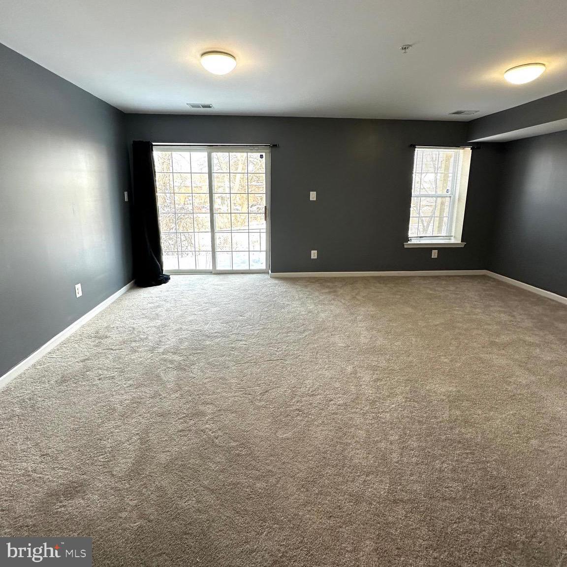 COLUMBIA RUN TOWNHOMES - Residential Lease